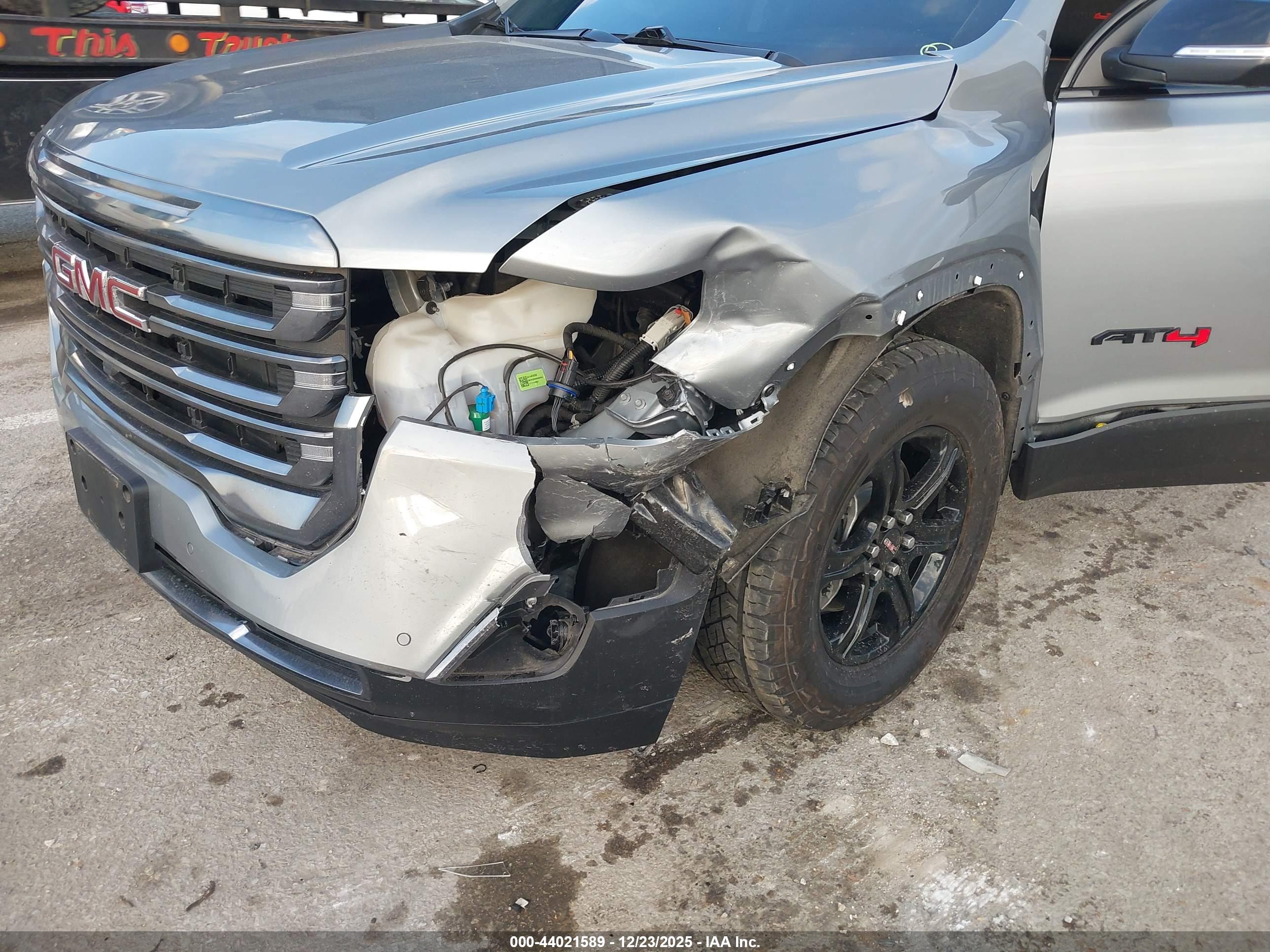 GMC ACADIA image 6