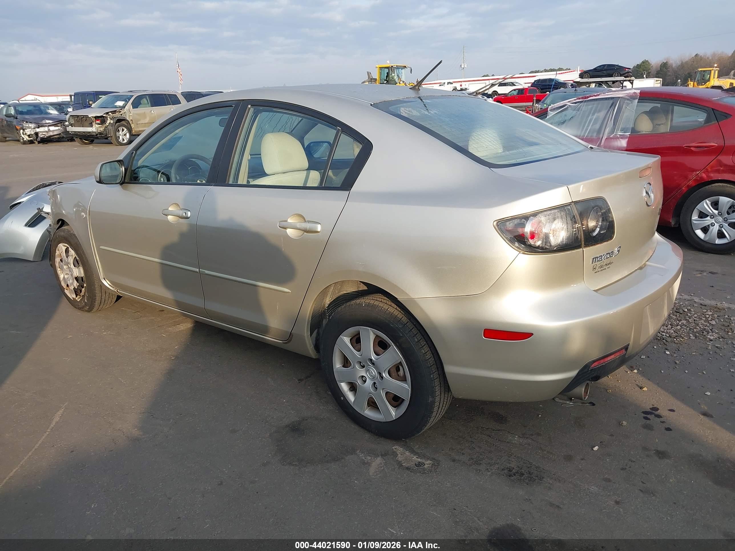 MAZDA MAZDA3 image 3