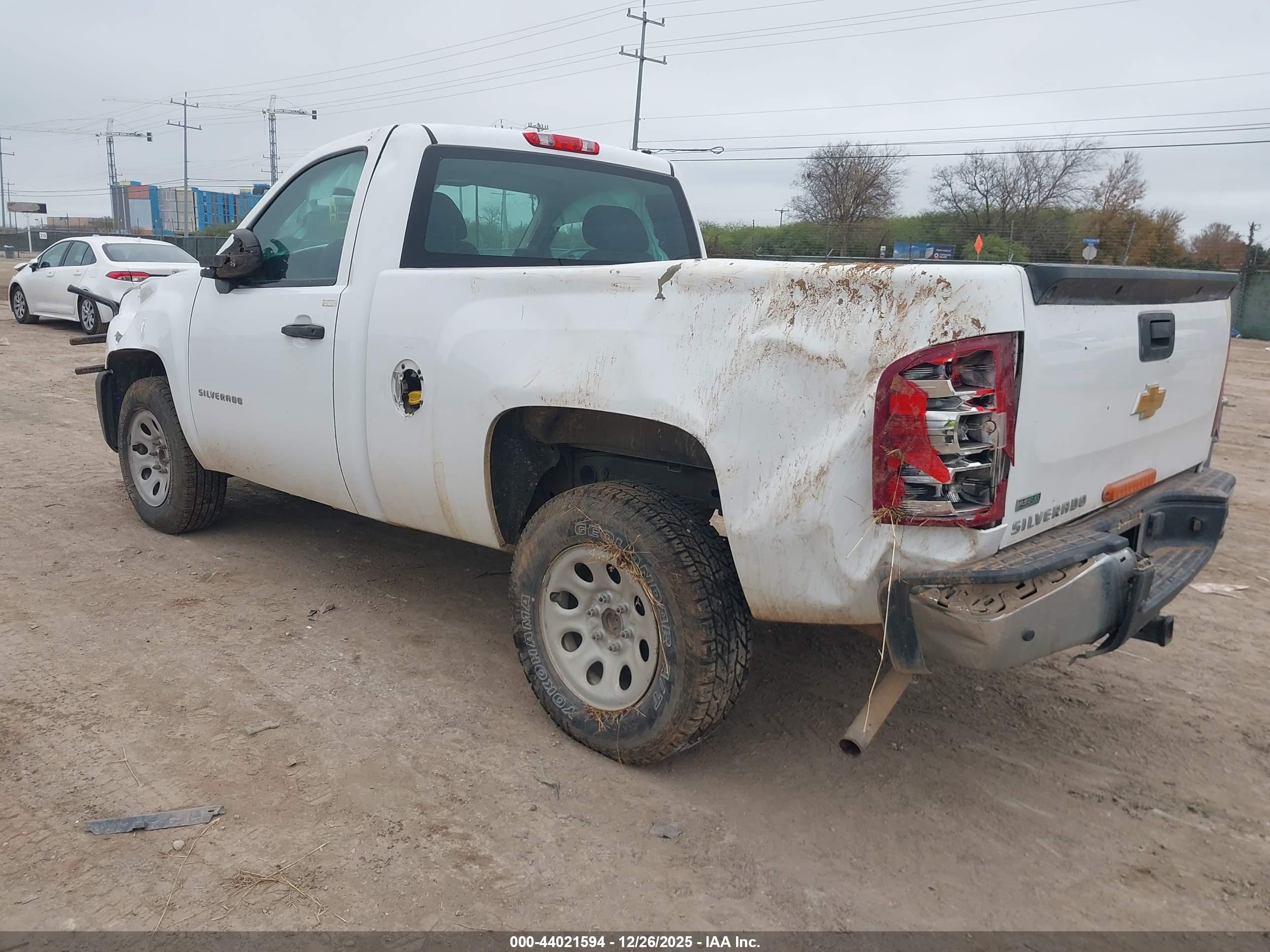CHEVROLET SILVERADO image 3