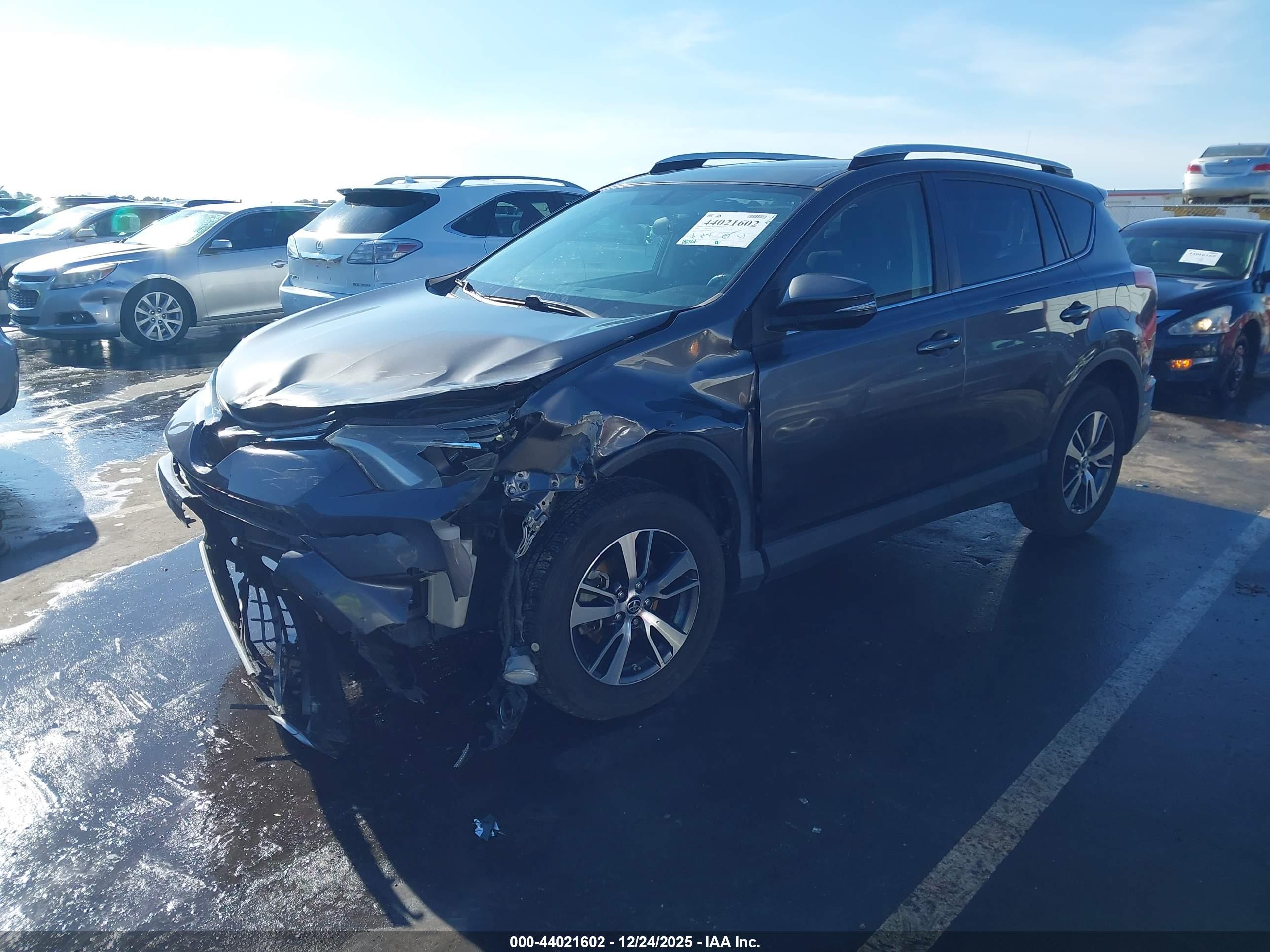 TOYOTA RAV4 image 2