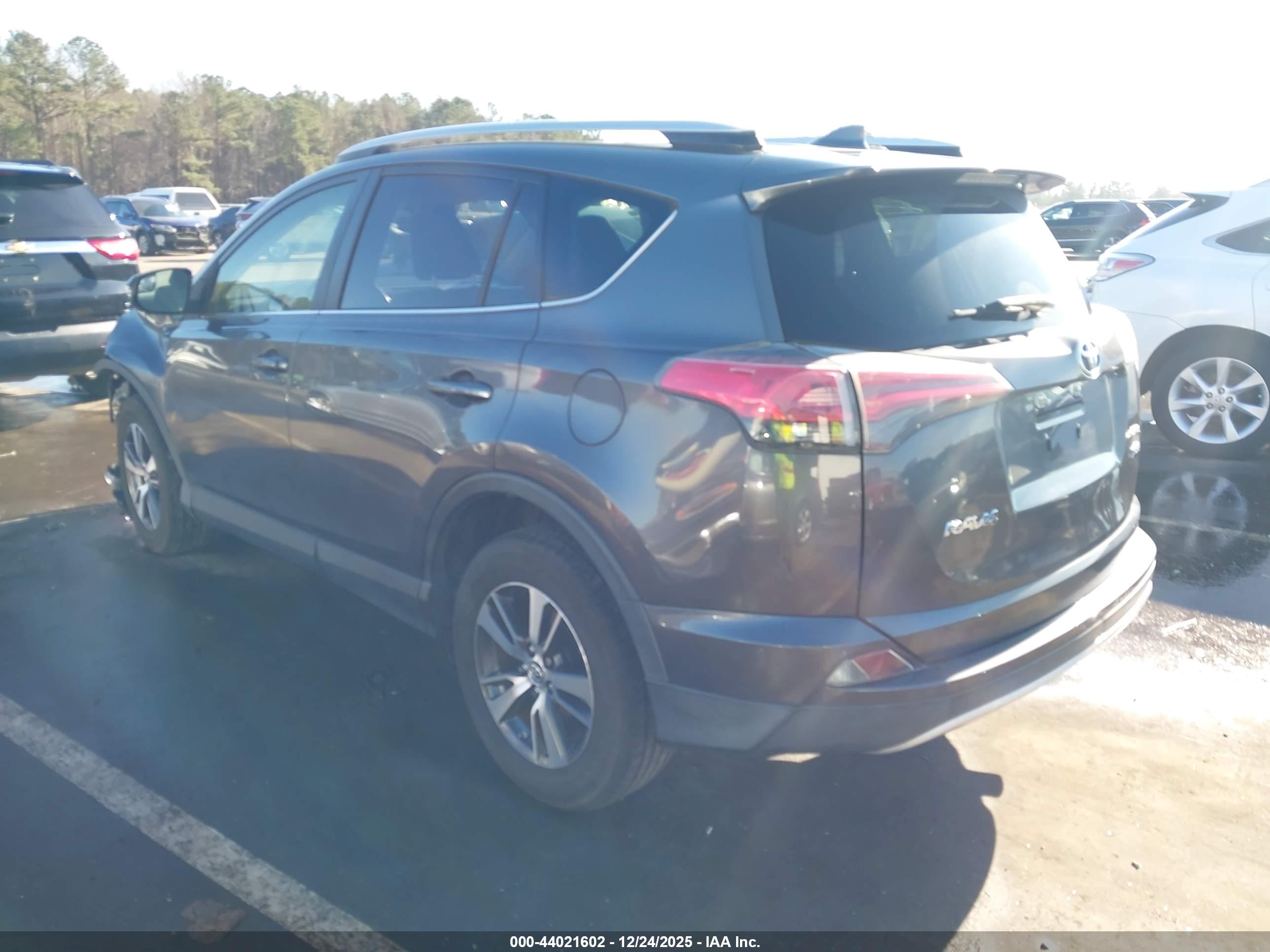 TOYOTA RAV4 image 3
