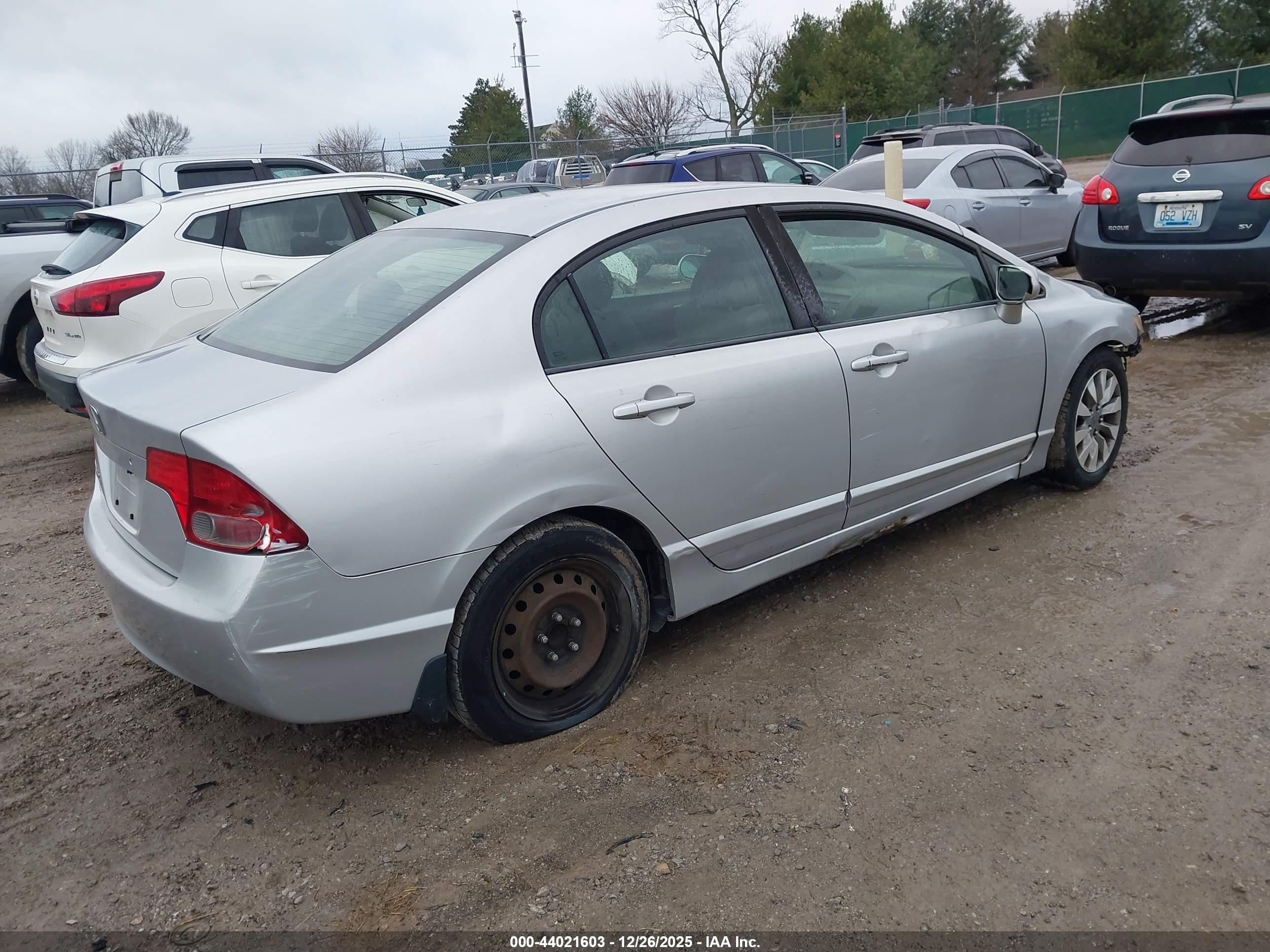 HONDA CIVIC image 4