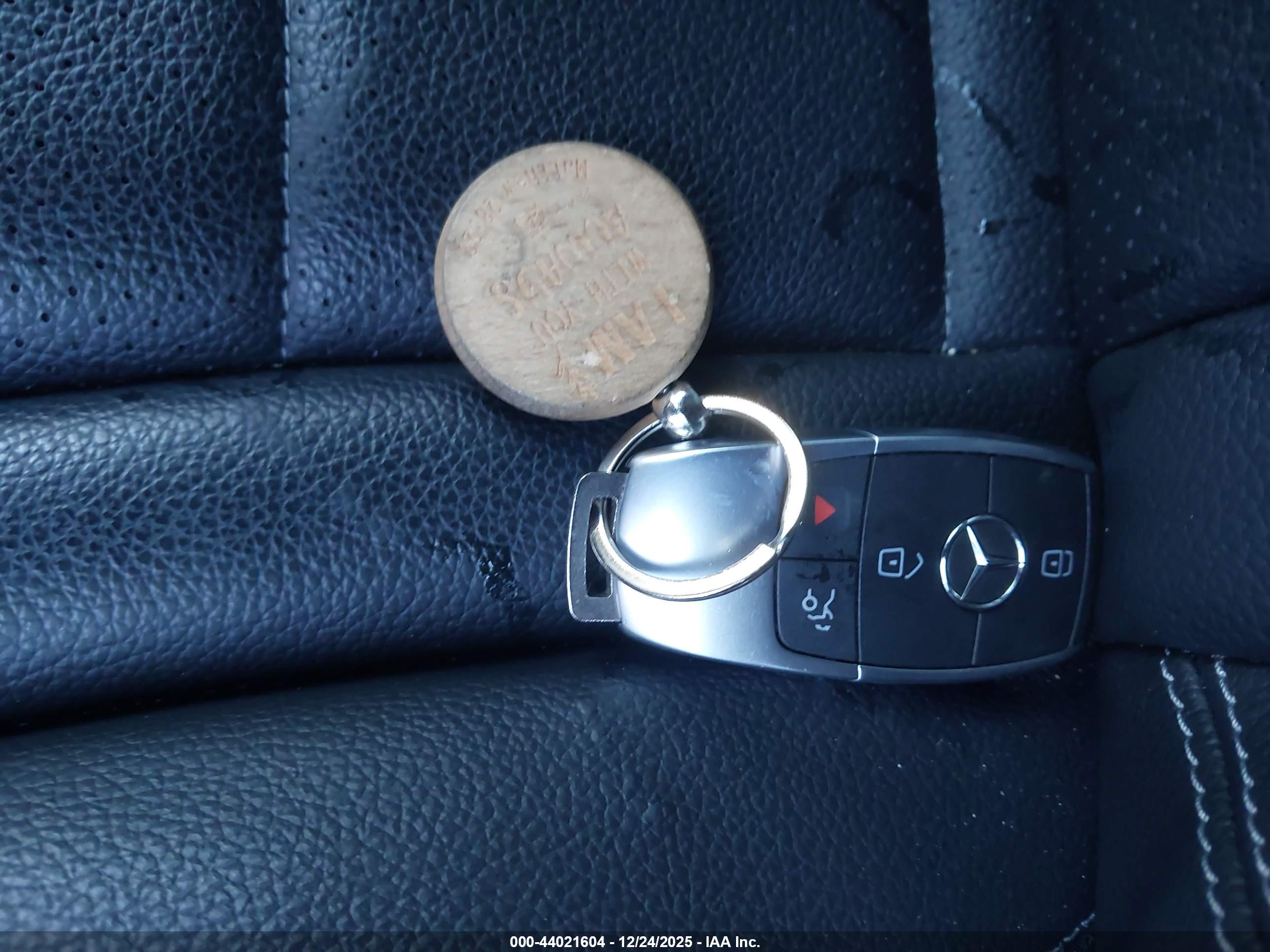 MERCEDES-BENZ C image 11