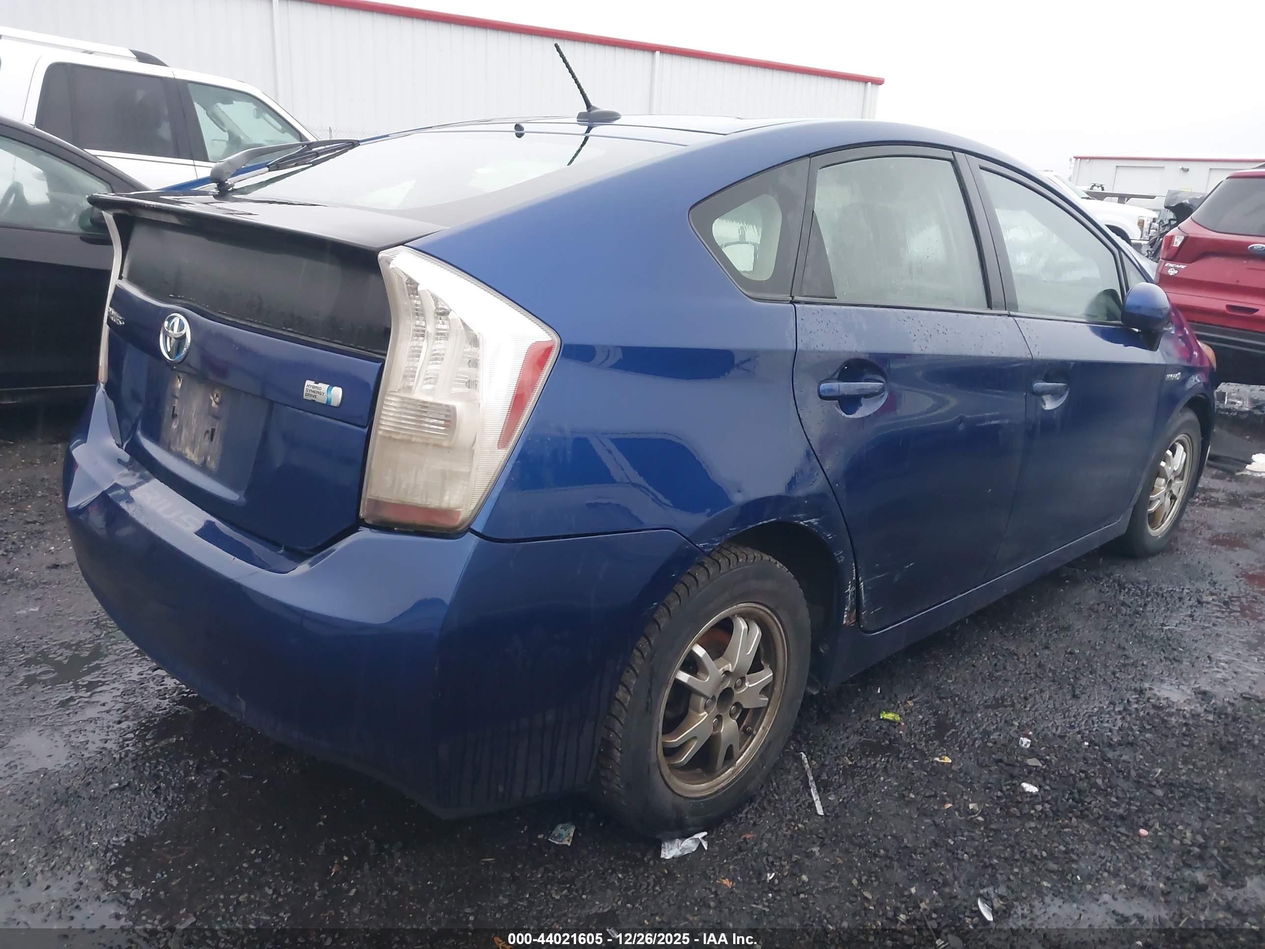 TOYOTA PRIUS image 4