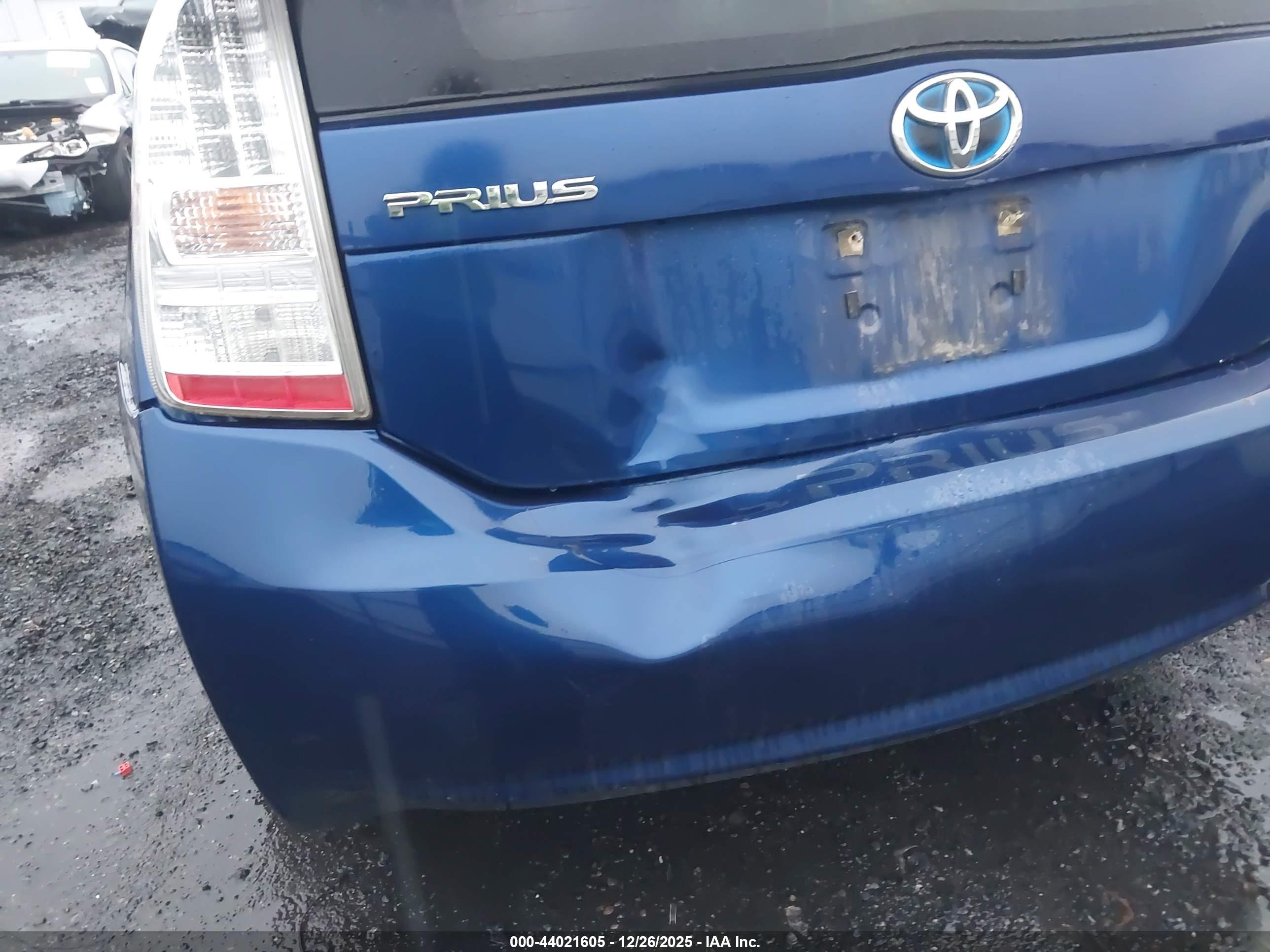 TOYOTA PRIUS image 6