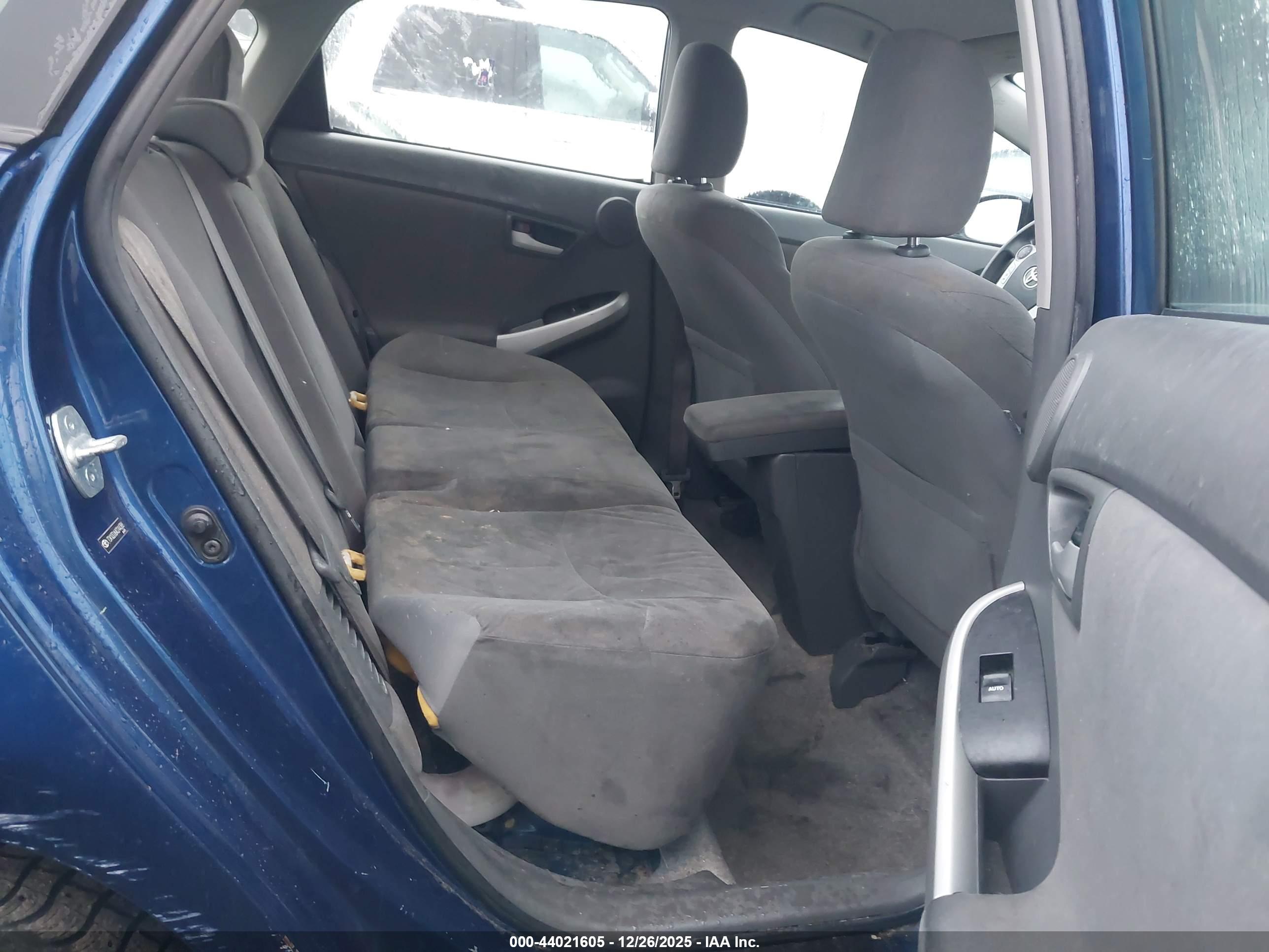 TOYOTA PRIUS image 8