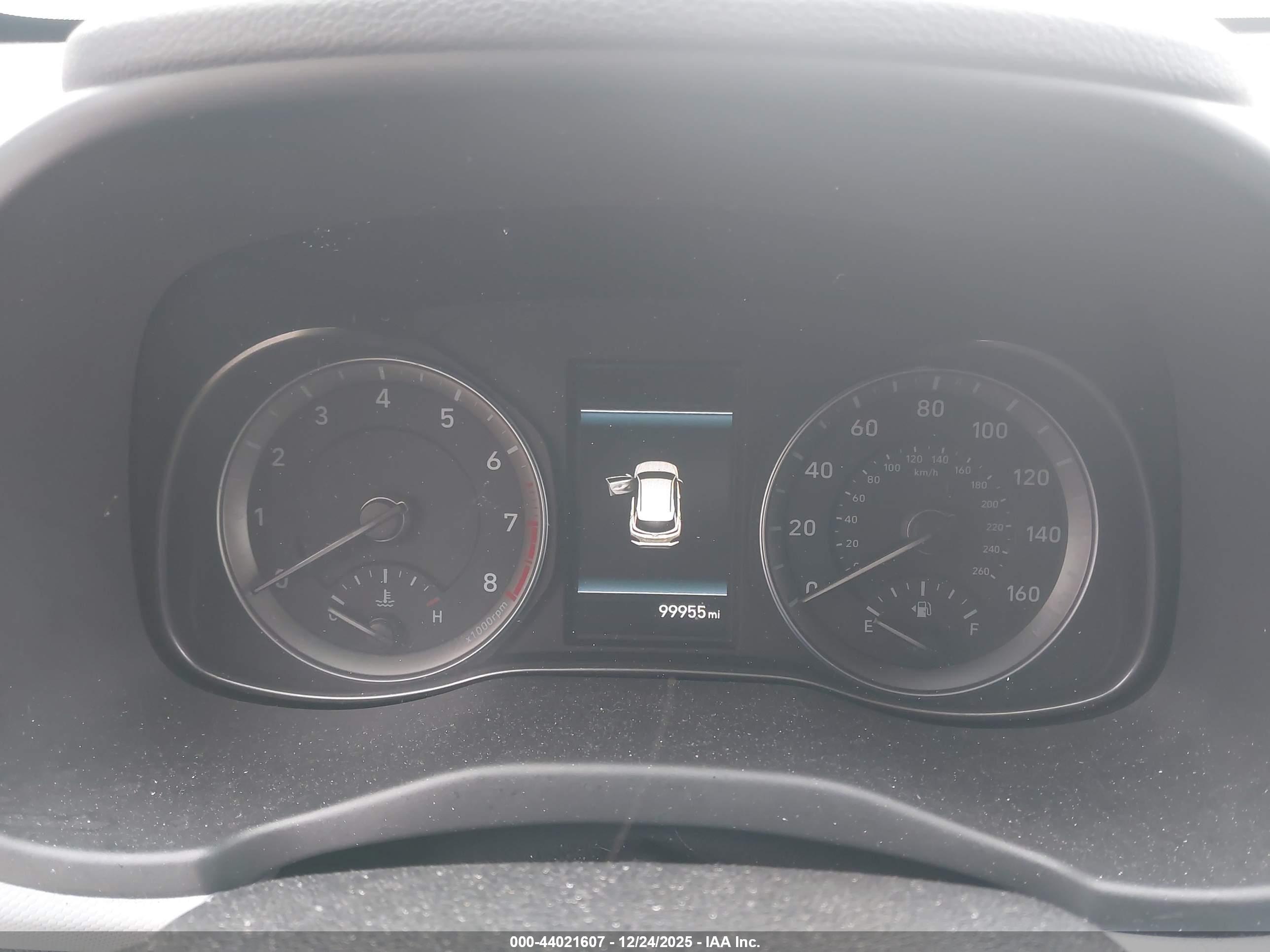 HYUNDAI KONA image 7