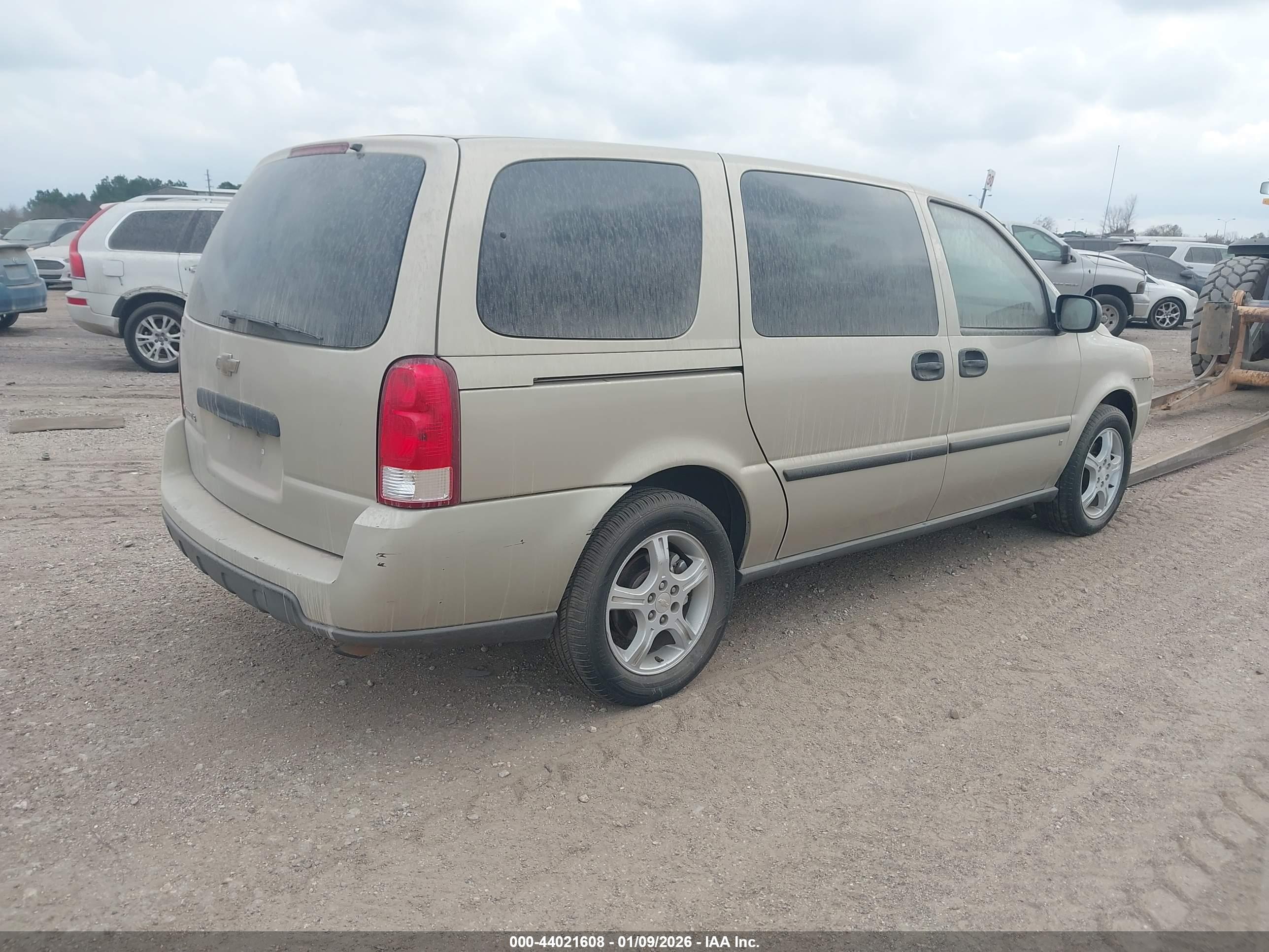 CHEVROLET UPLANDER image 4