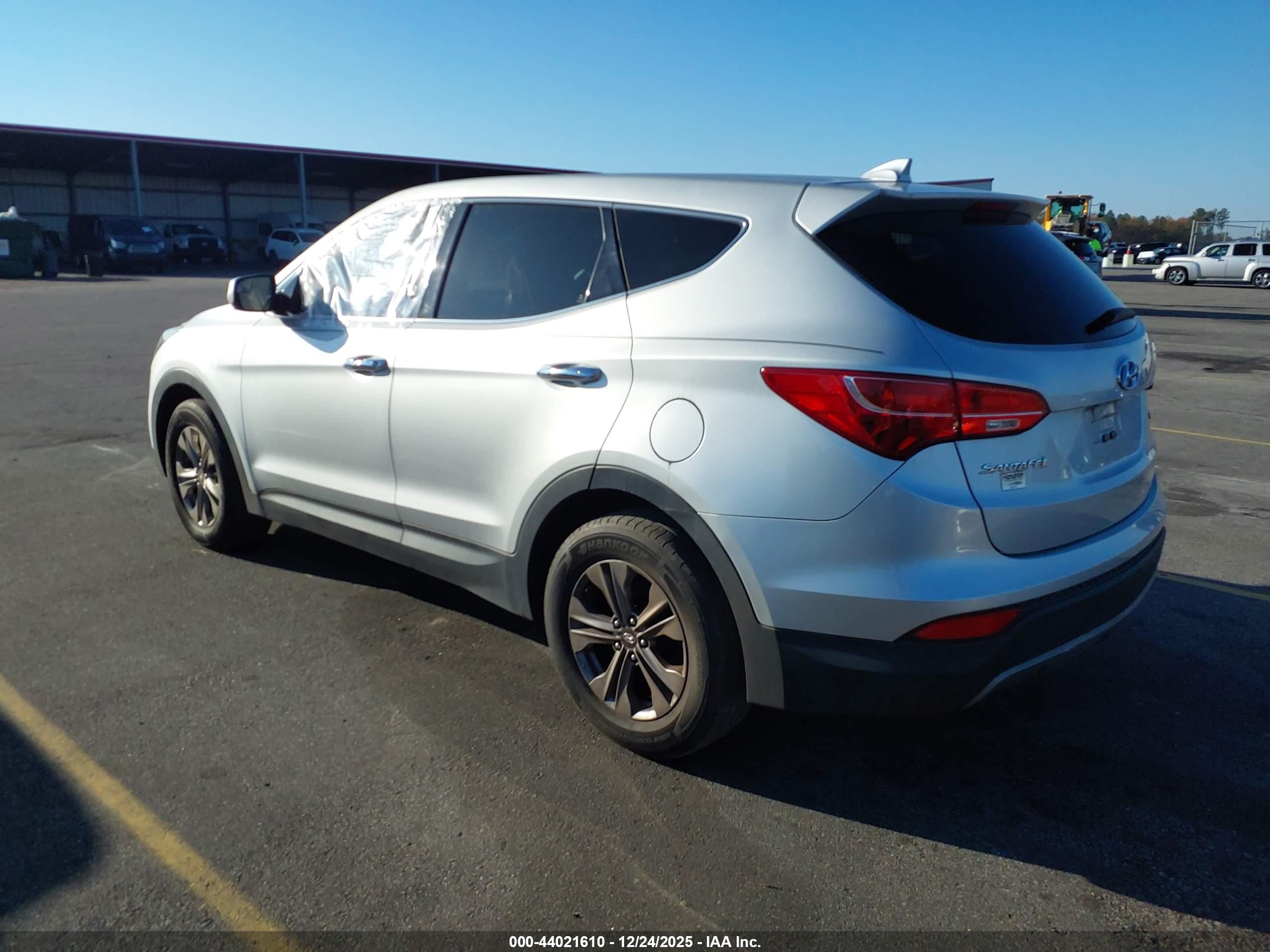 HYUNDAI SANTA image 3
