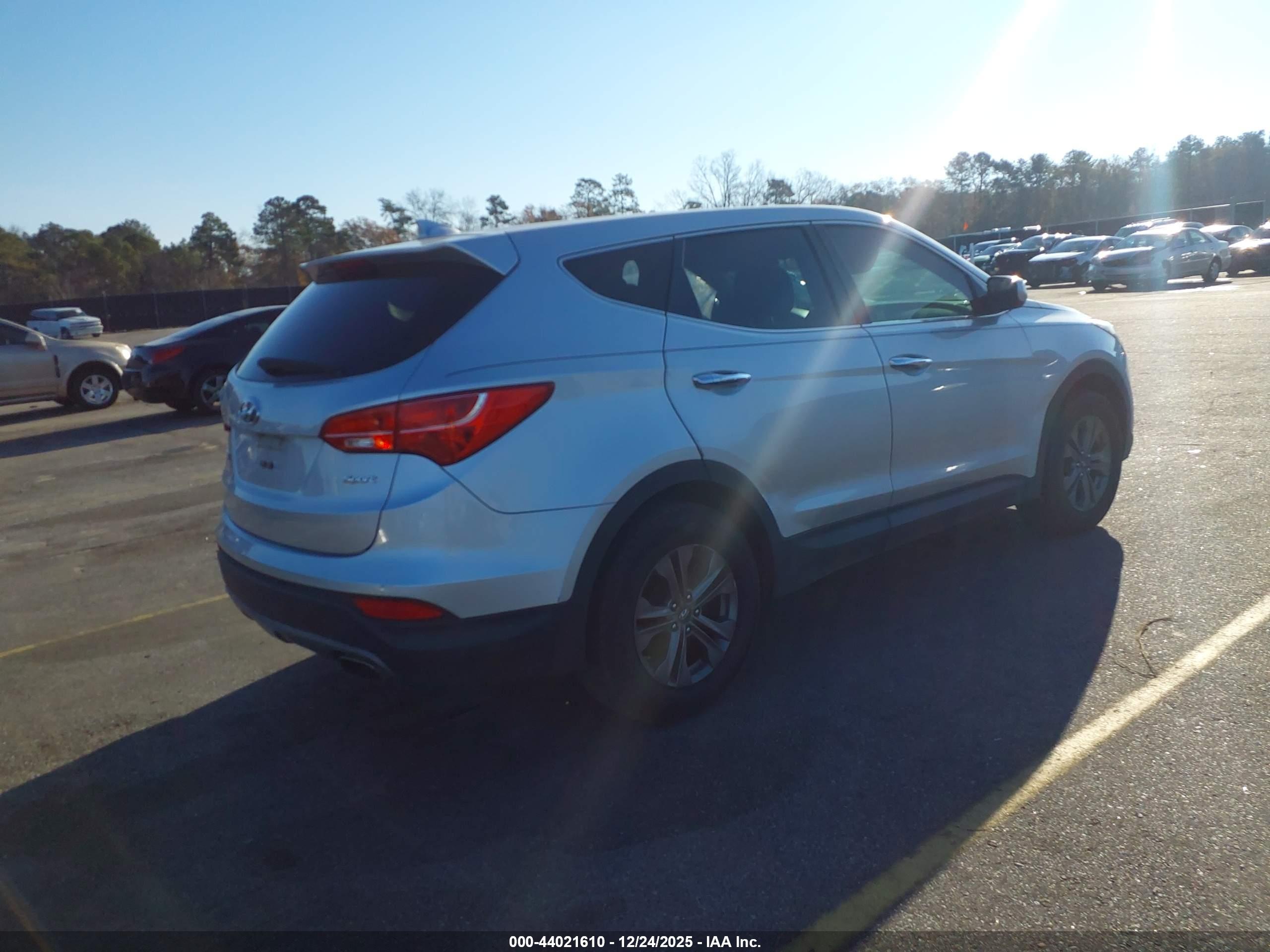 HYUNDAI SANTA image 4