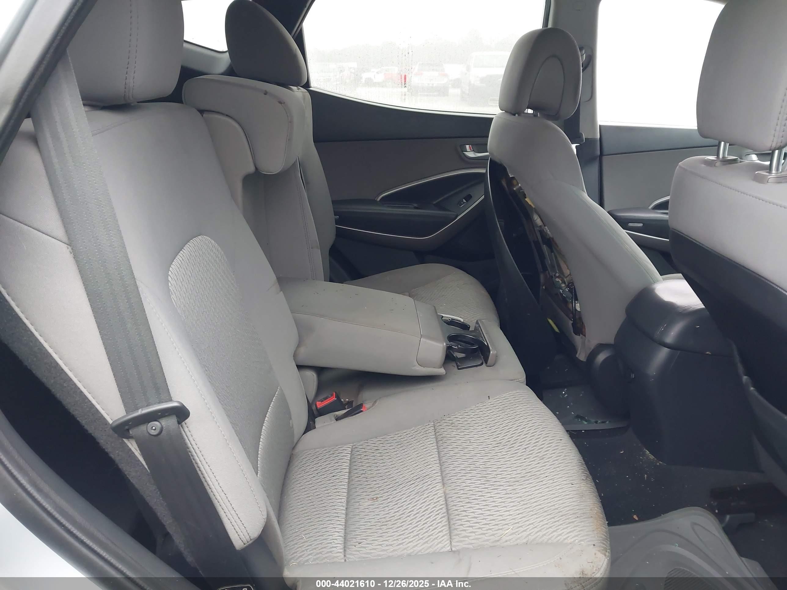 HYUNDAI SANTA image 8