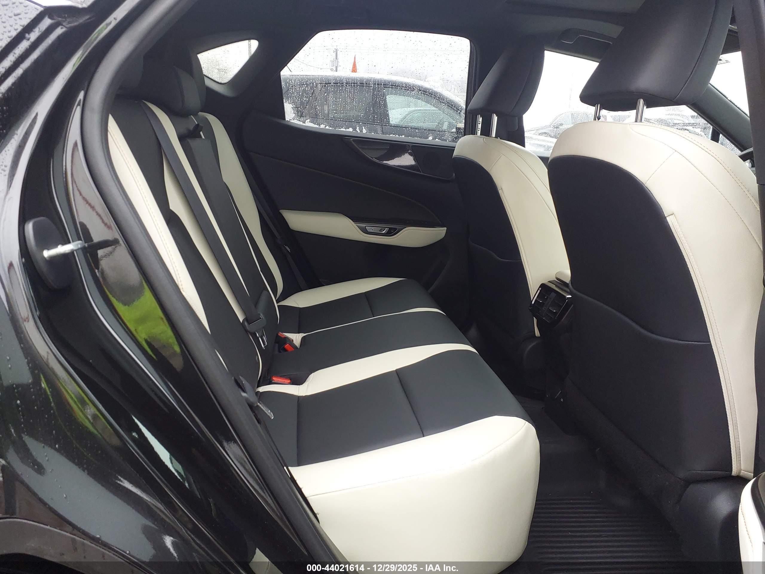 LEXUS NX image 8