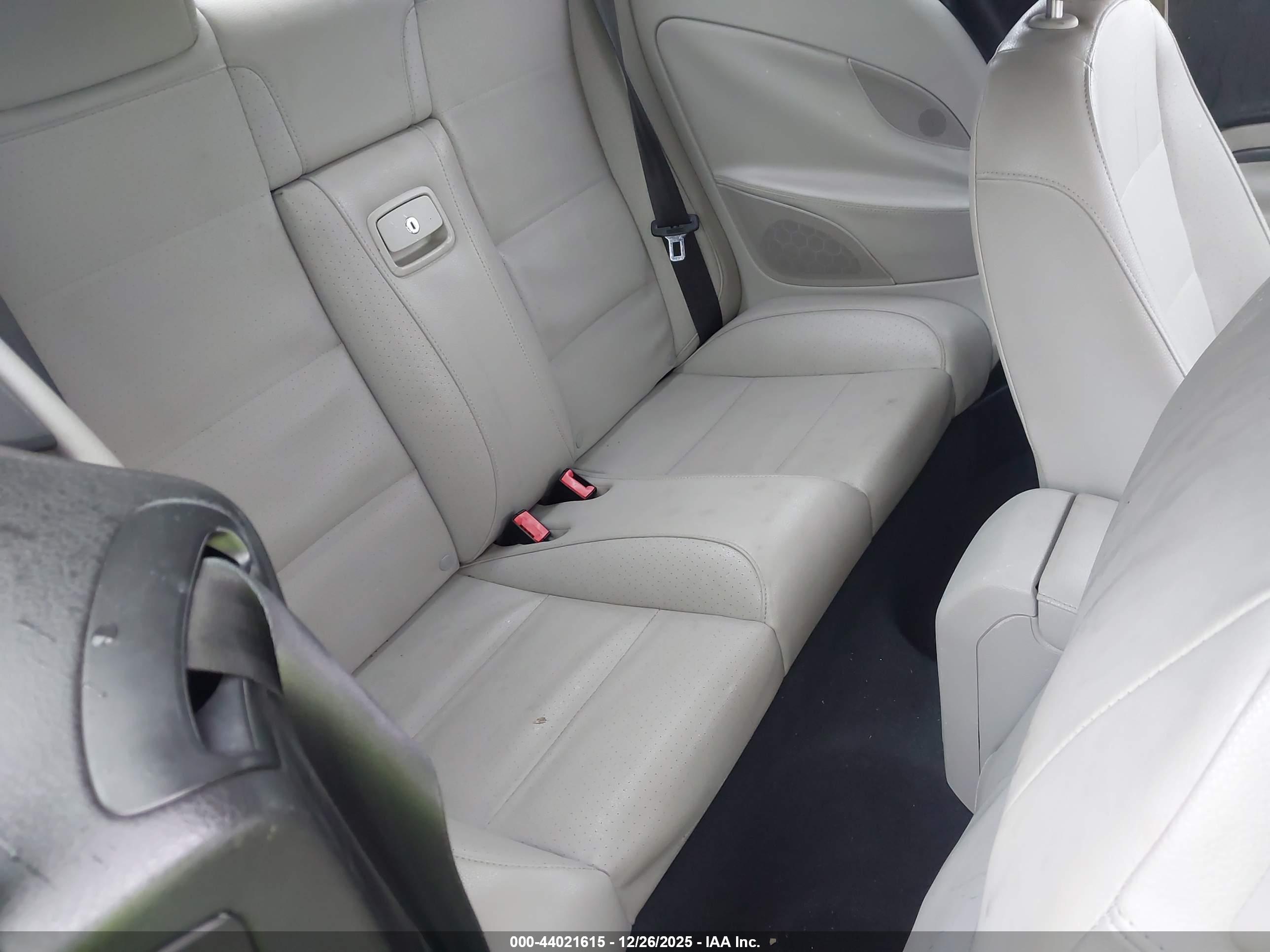 VOLKSWAGEN EOS image 8
