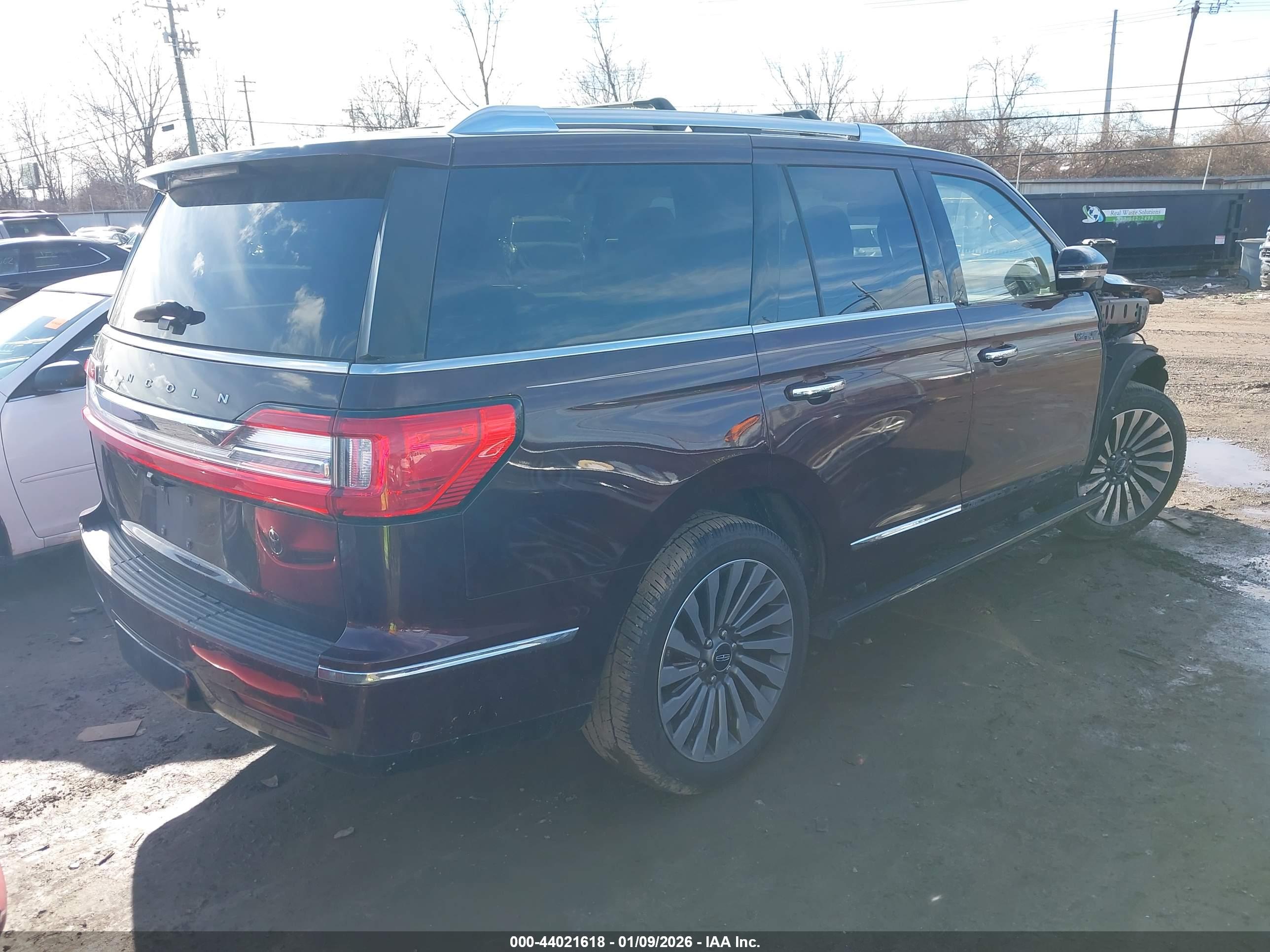 LINCOLN NAVIGATOR image 4