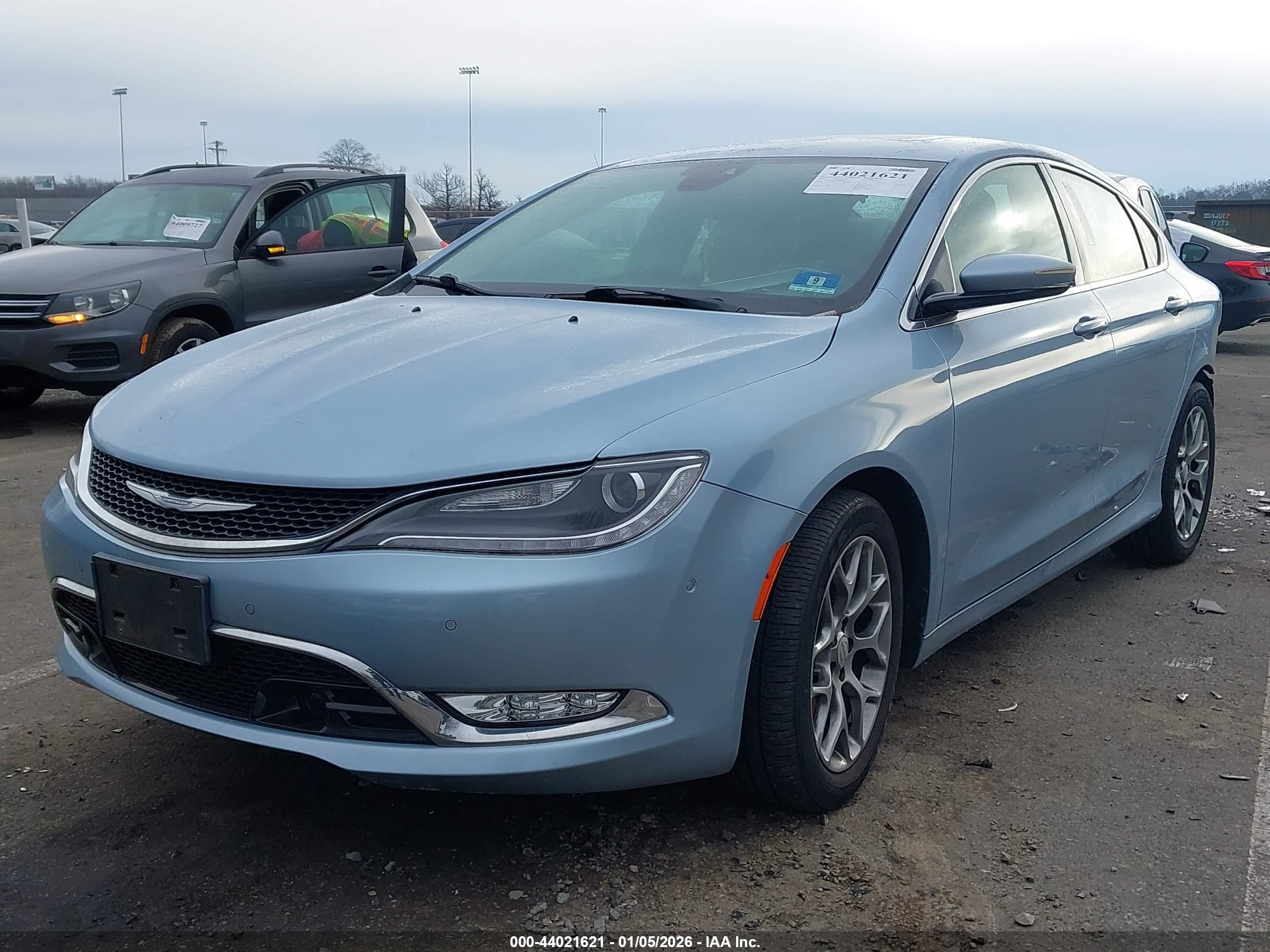 CHRYSLER 200 image 2