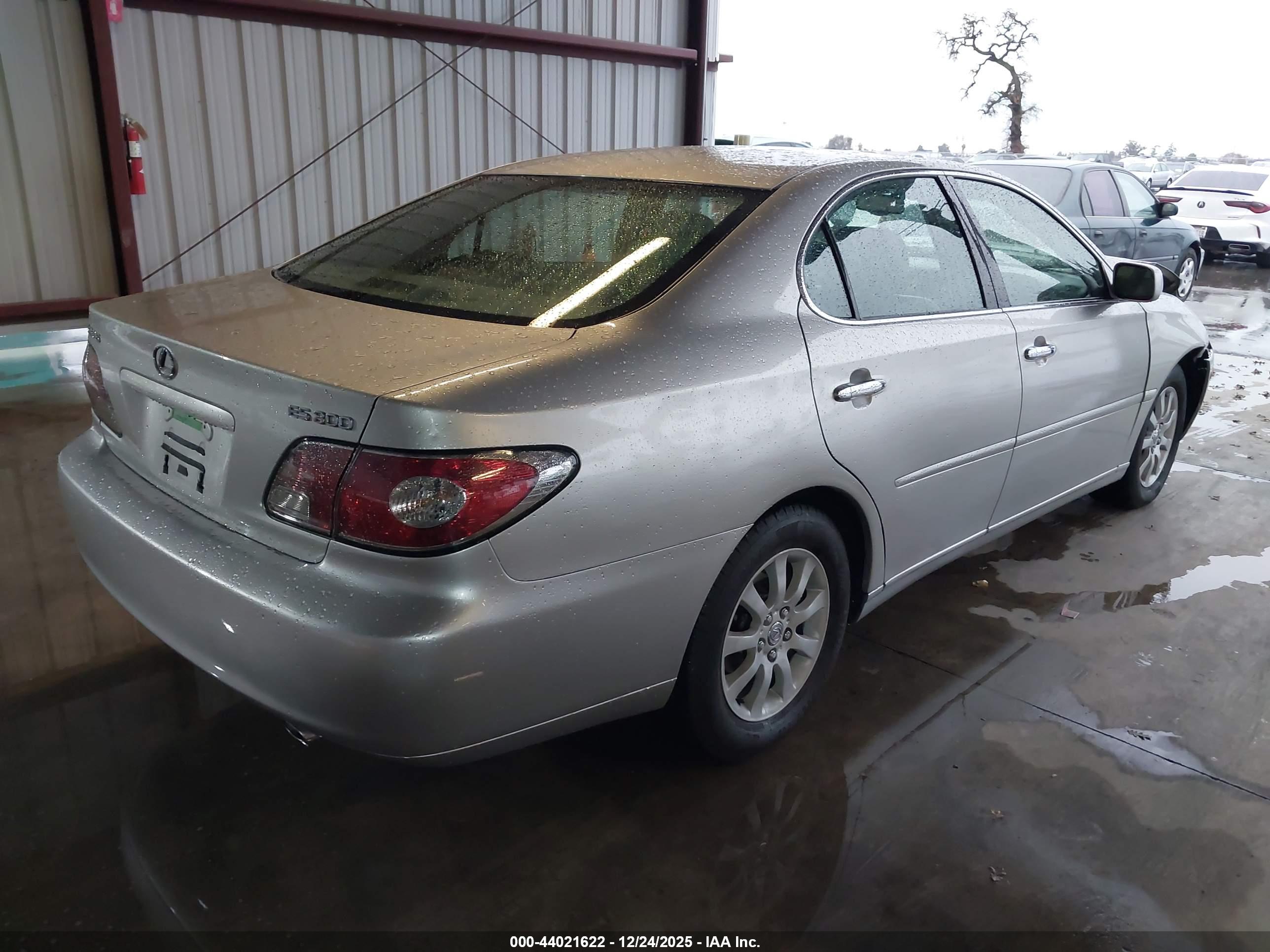 LEXUS ES image 4