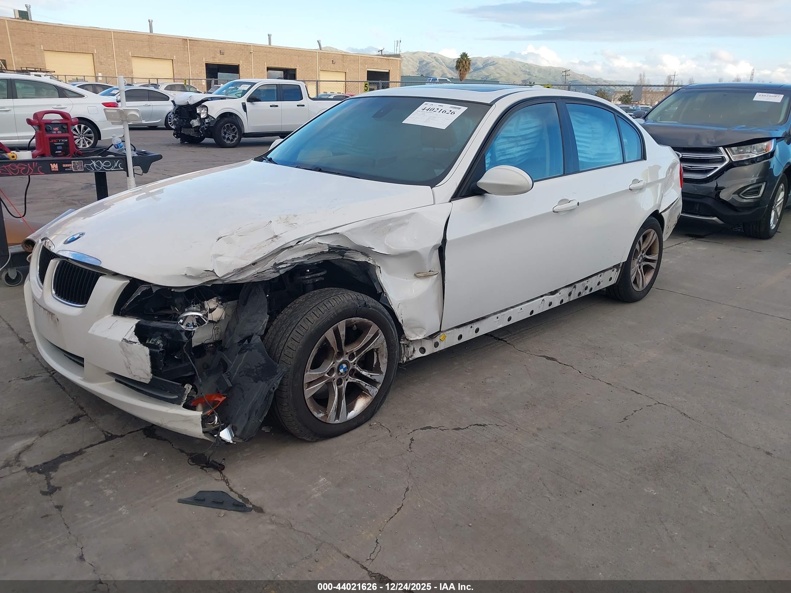 BMW 328I image 2