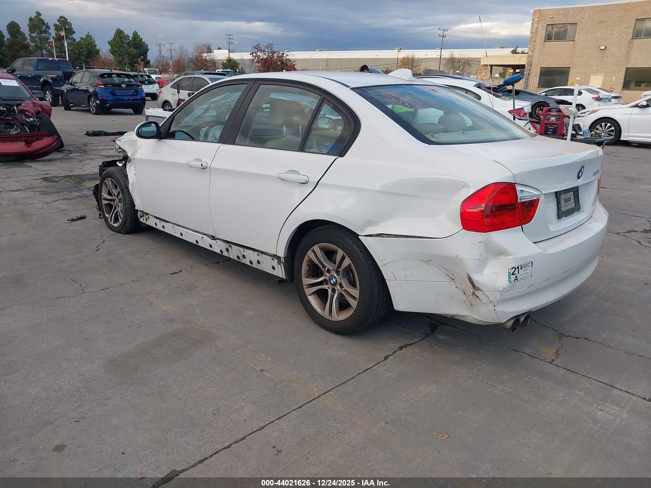 BMW 328I image 3