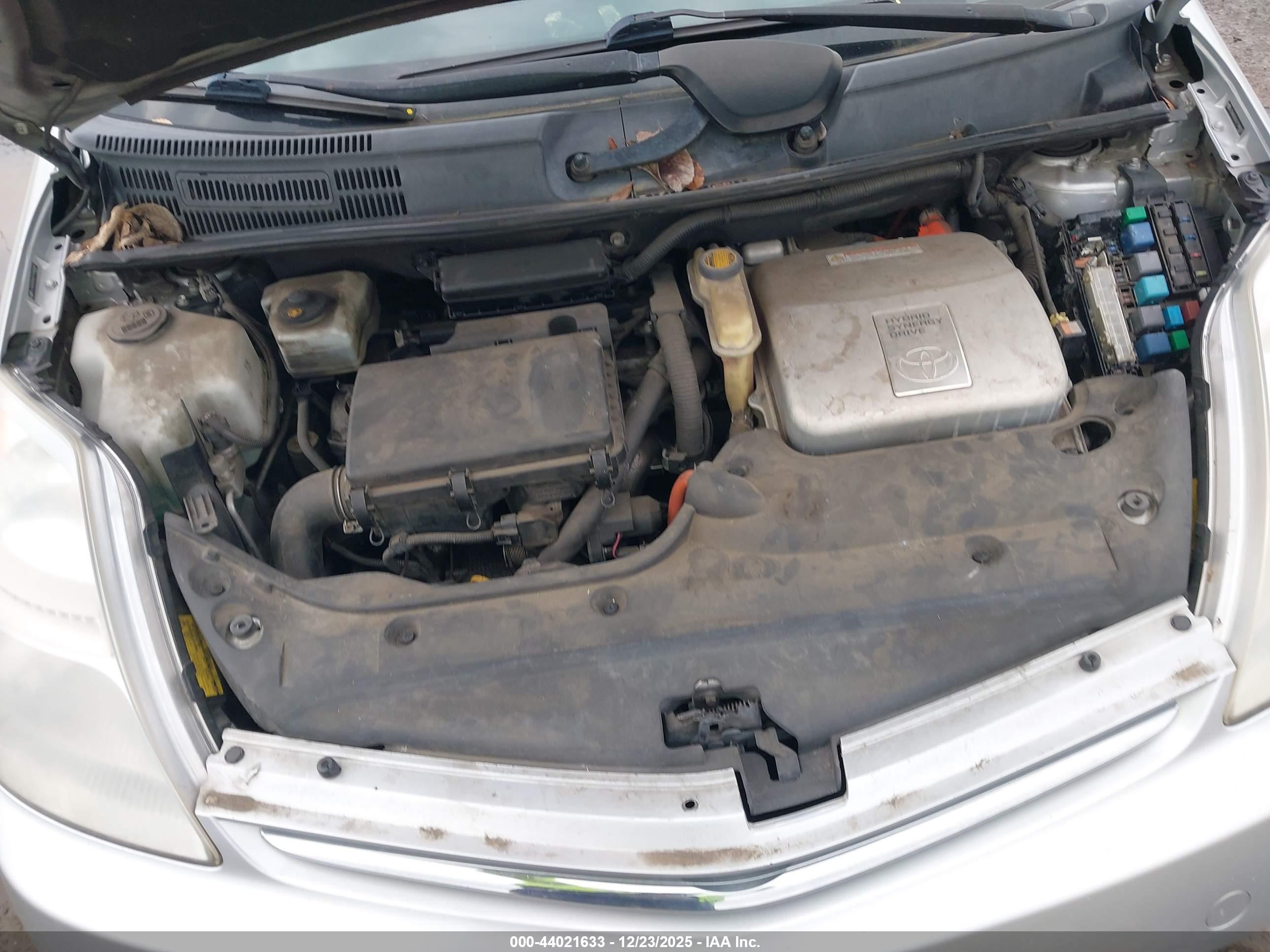 TOYOTA PRIUS image 10