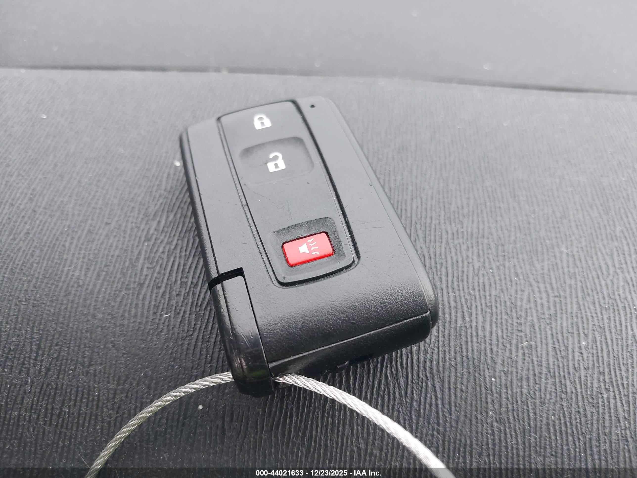 TOYOTA PRIUS image 11