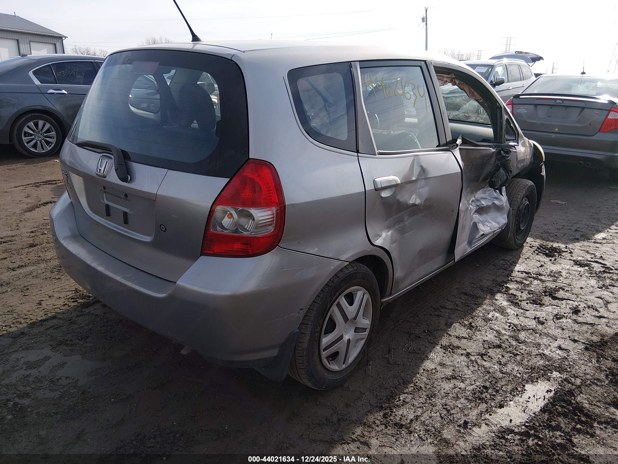 HONDA FIT image 4