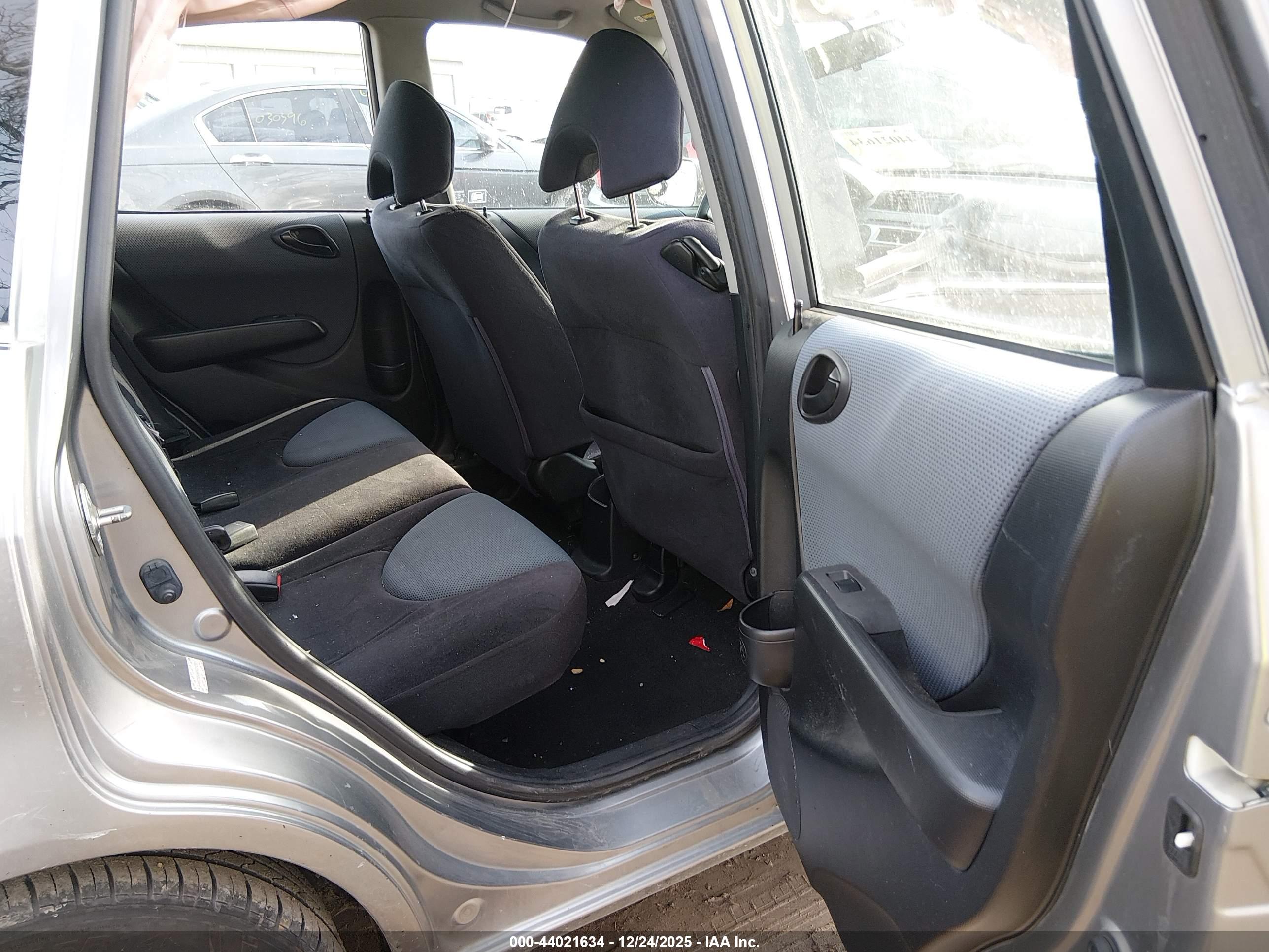 HONDA FIT image 8