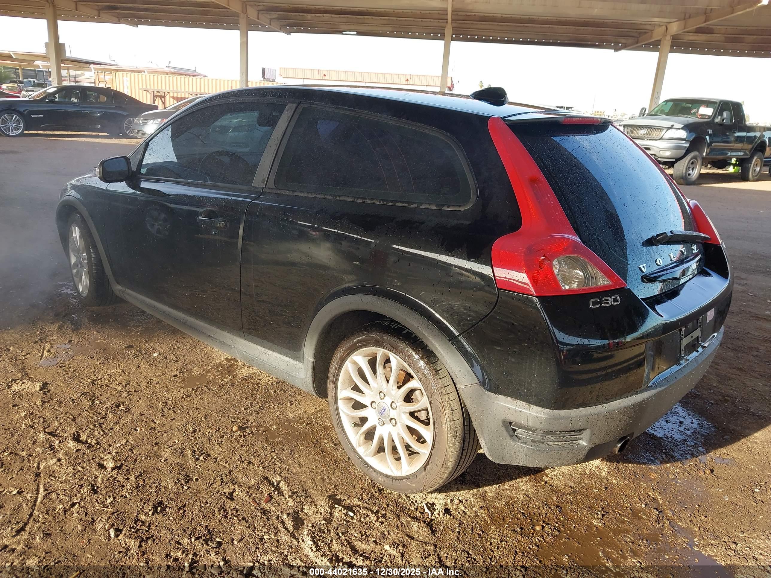 VOLVO C30 image 3
