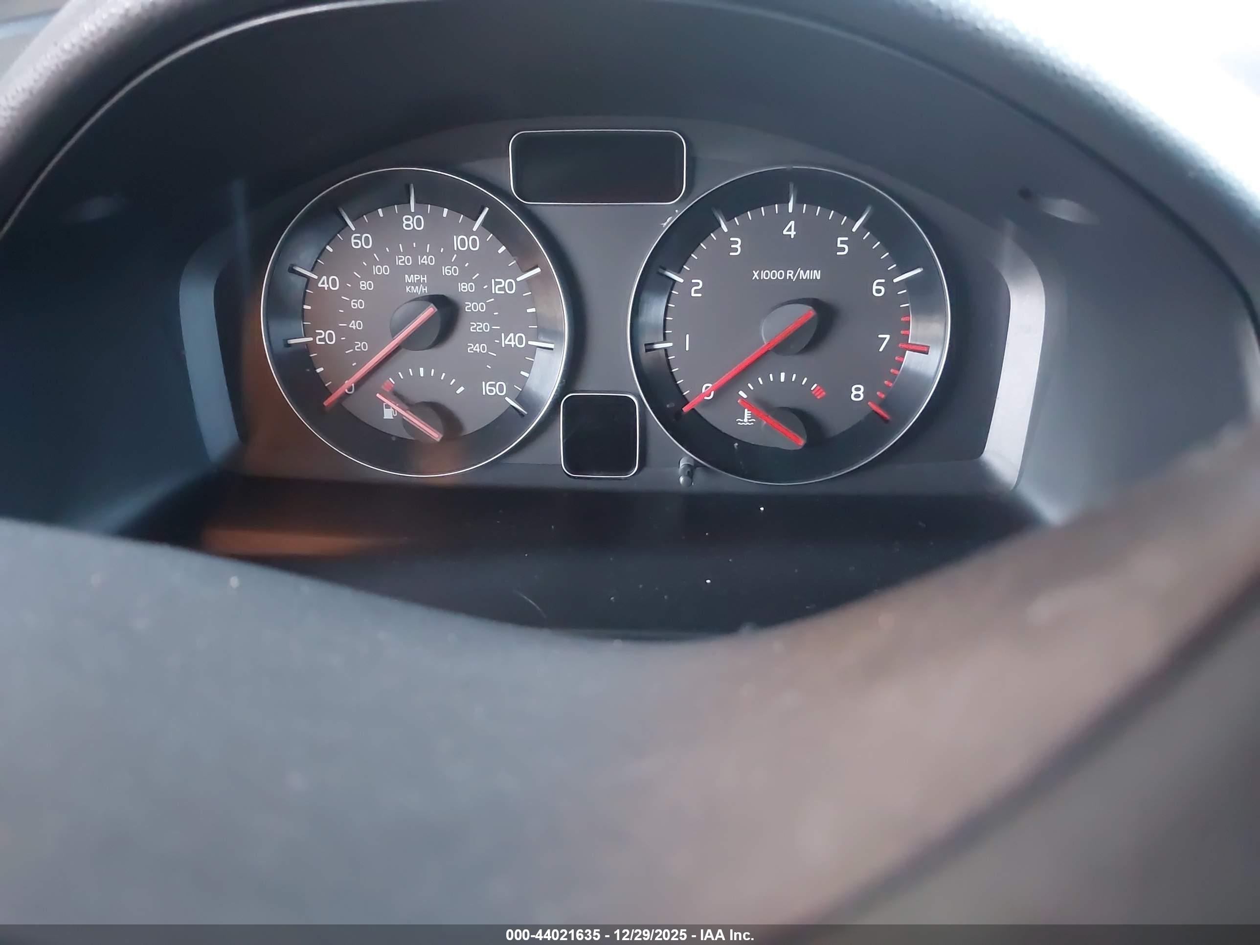 VOLVO C30 image 7
