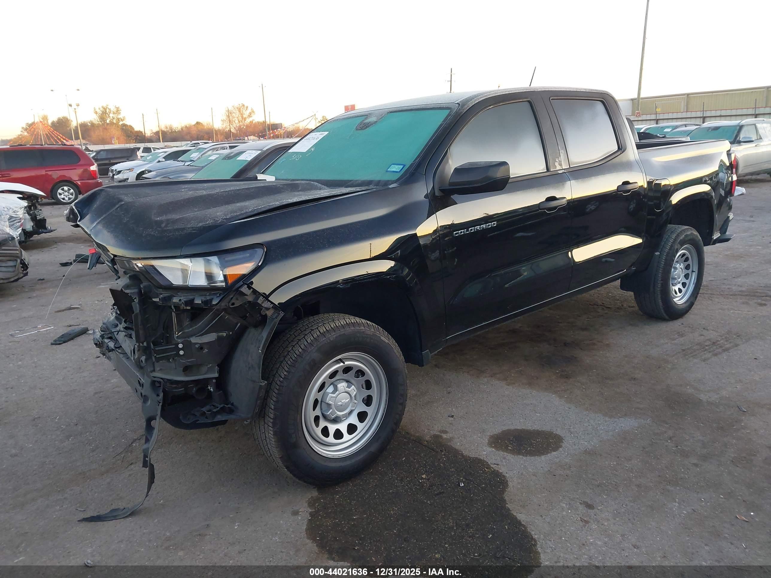 CHEVROLET COLORADO image 2
