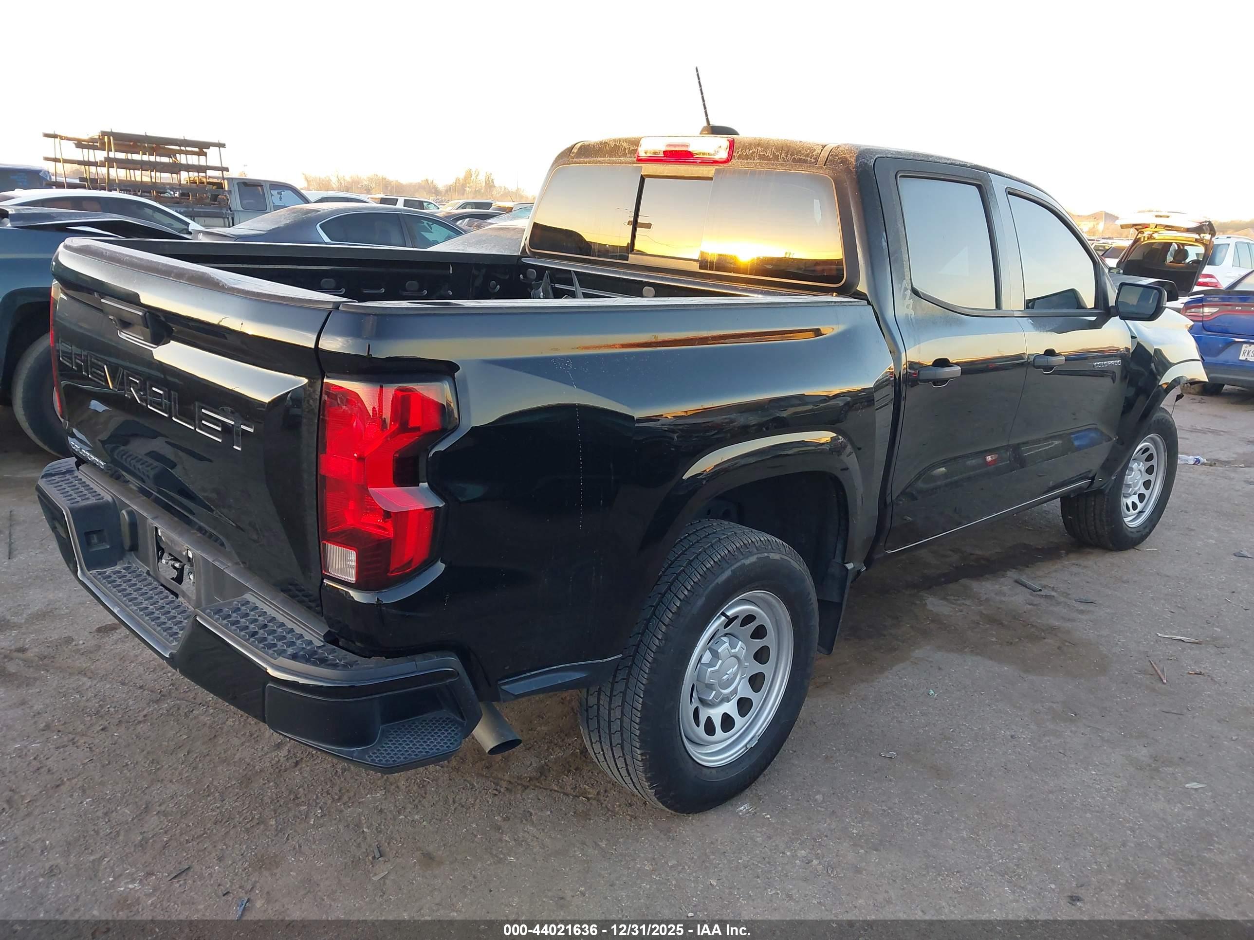 CHEVROLET COLORADO image 4
