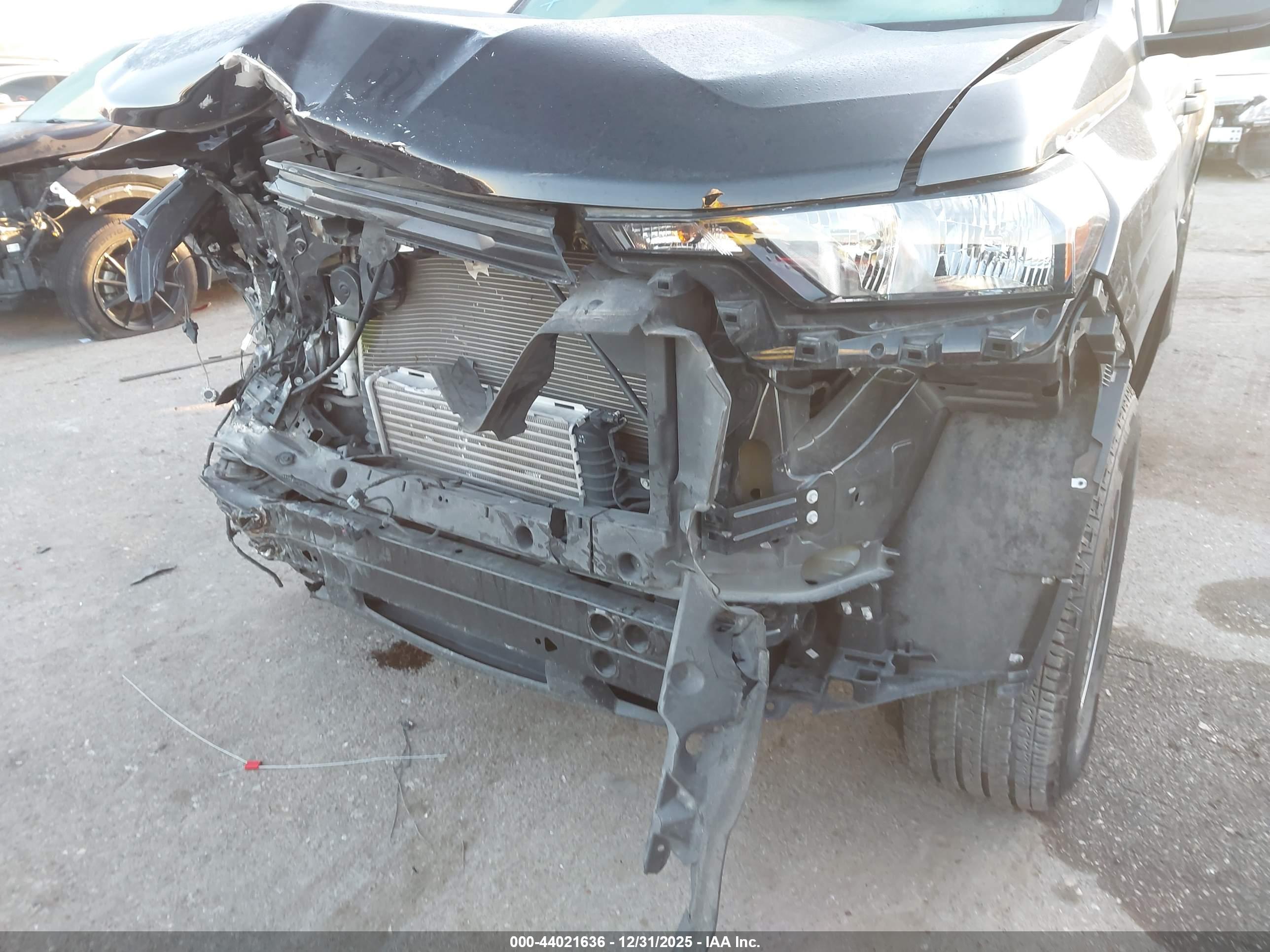 CHEVROLET COLORADO image 6