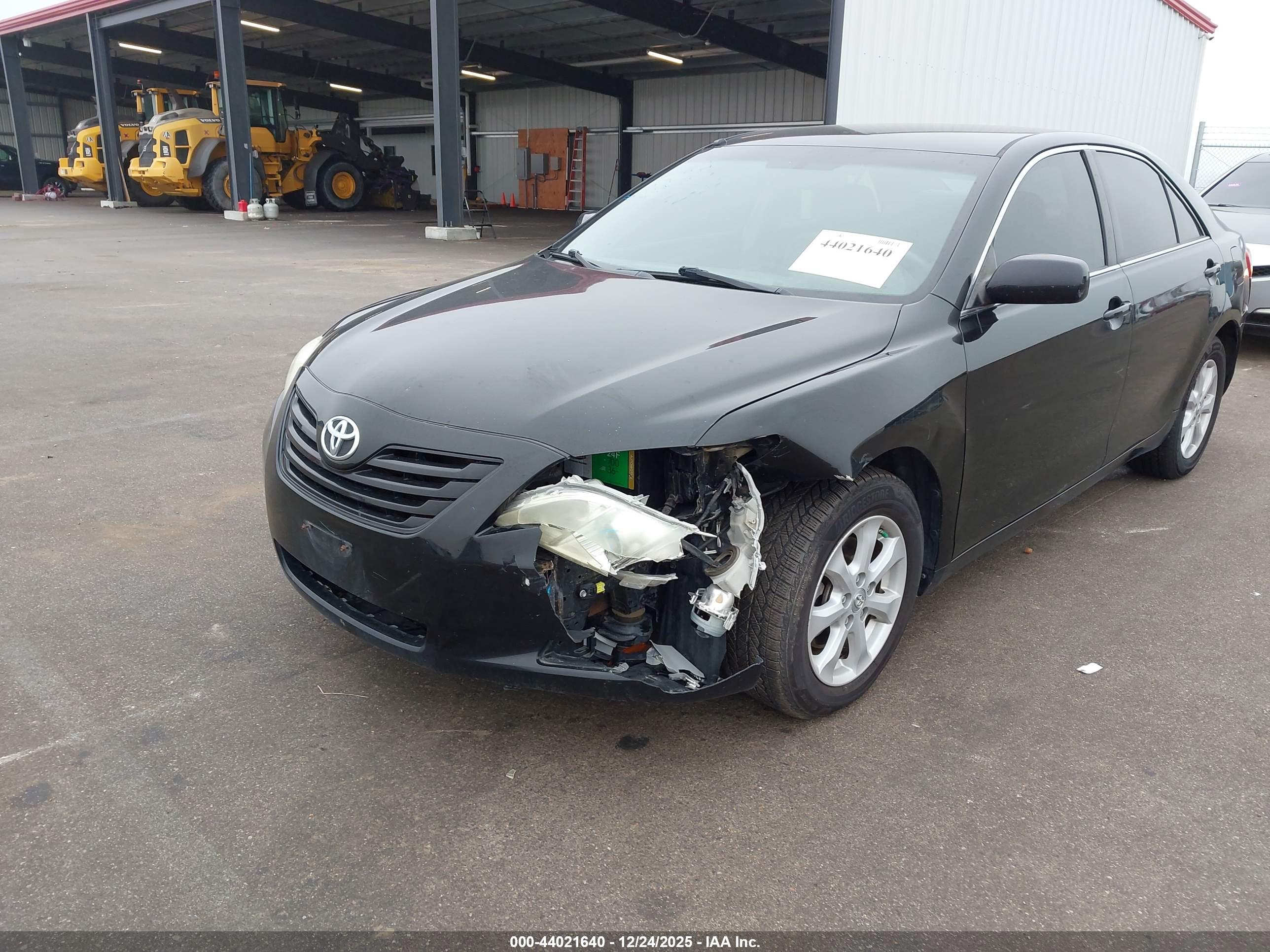 TOYOTA CAMRY image 6