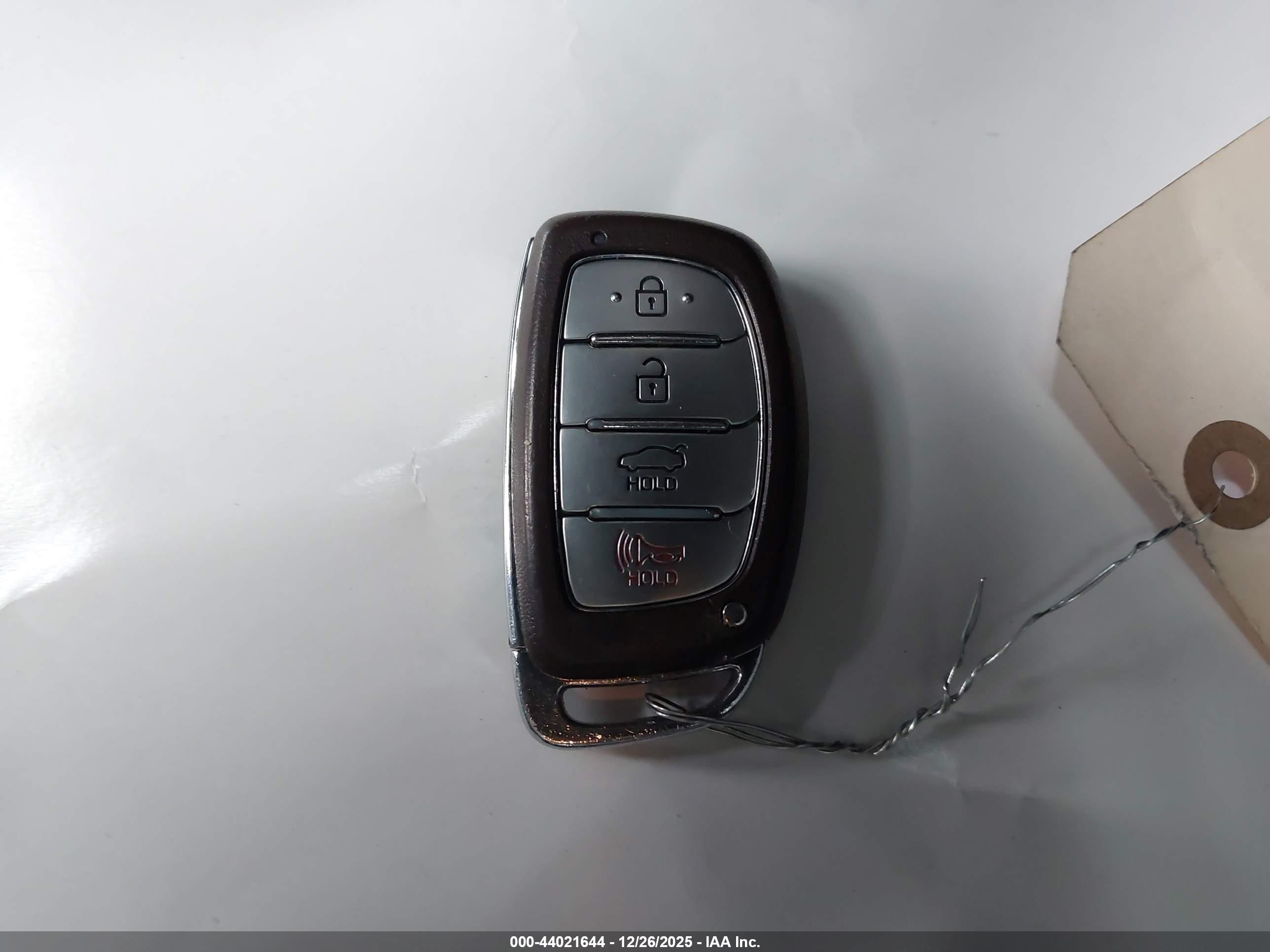 HYUNDAI ELANTRA image 11