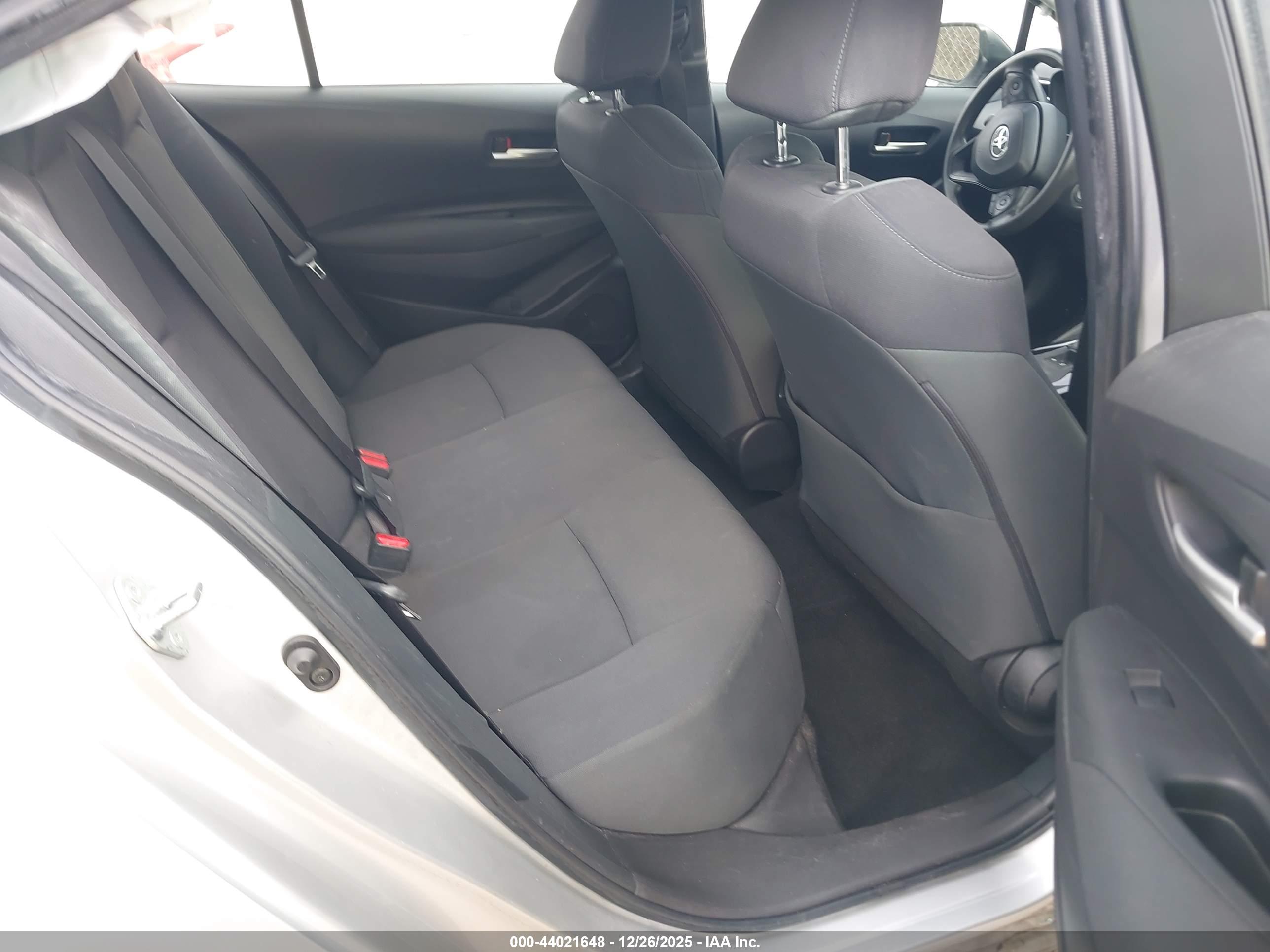 TOYOTA COROLLA image 8