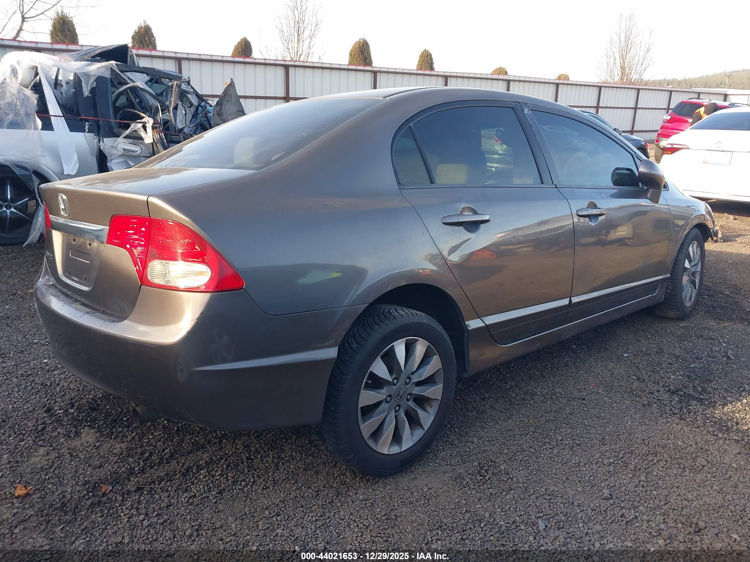 HONDA CIVIC image 4