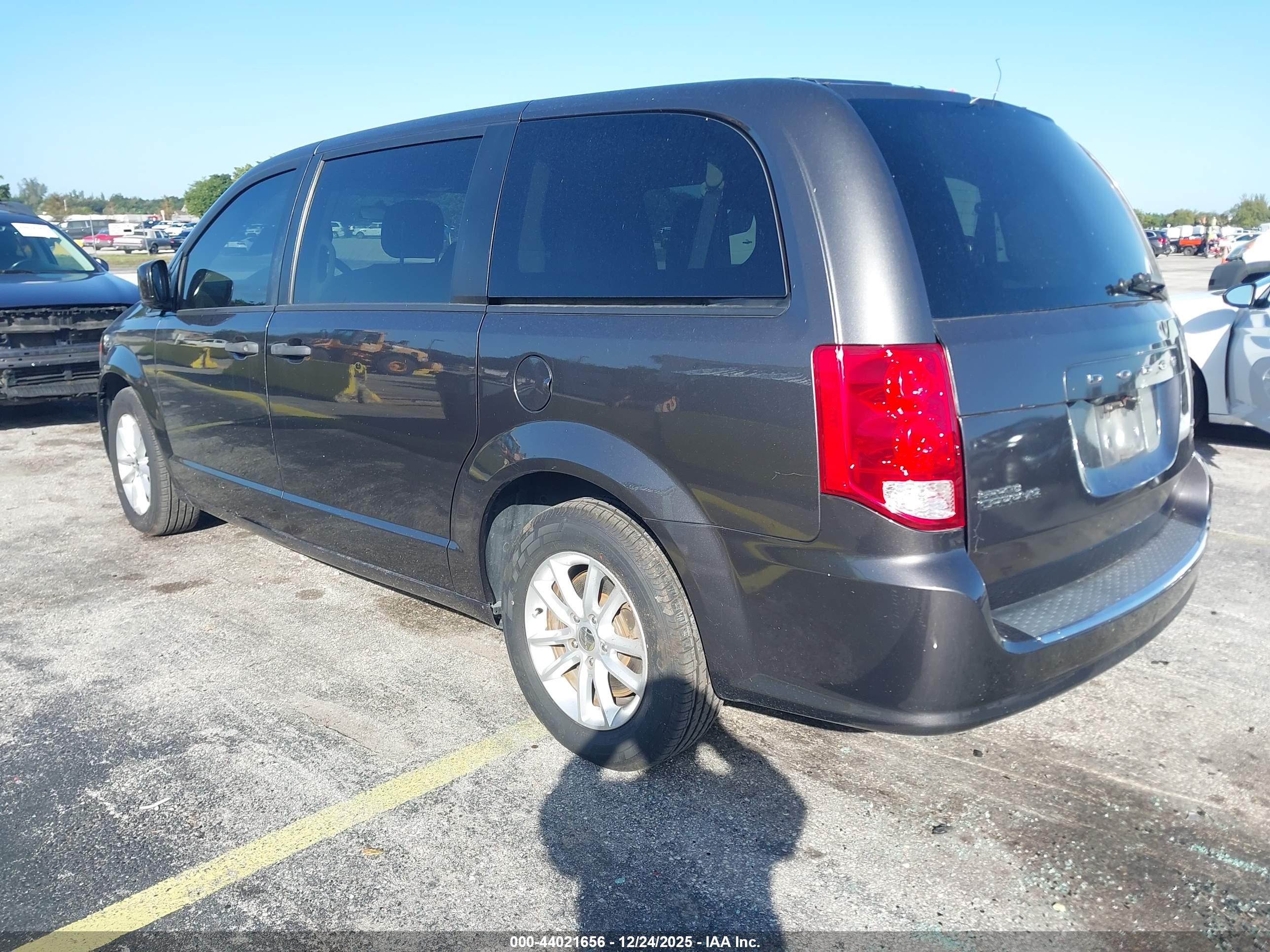 DODGE GRAND image 3
