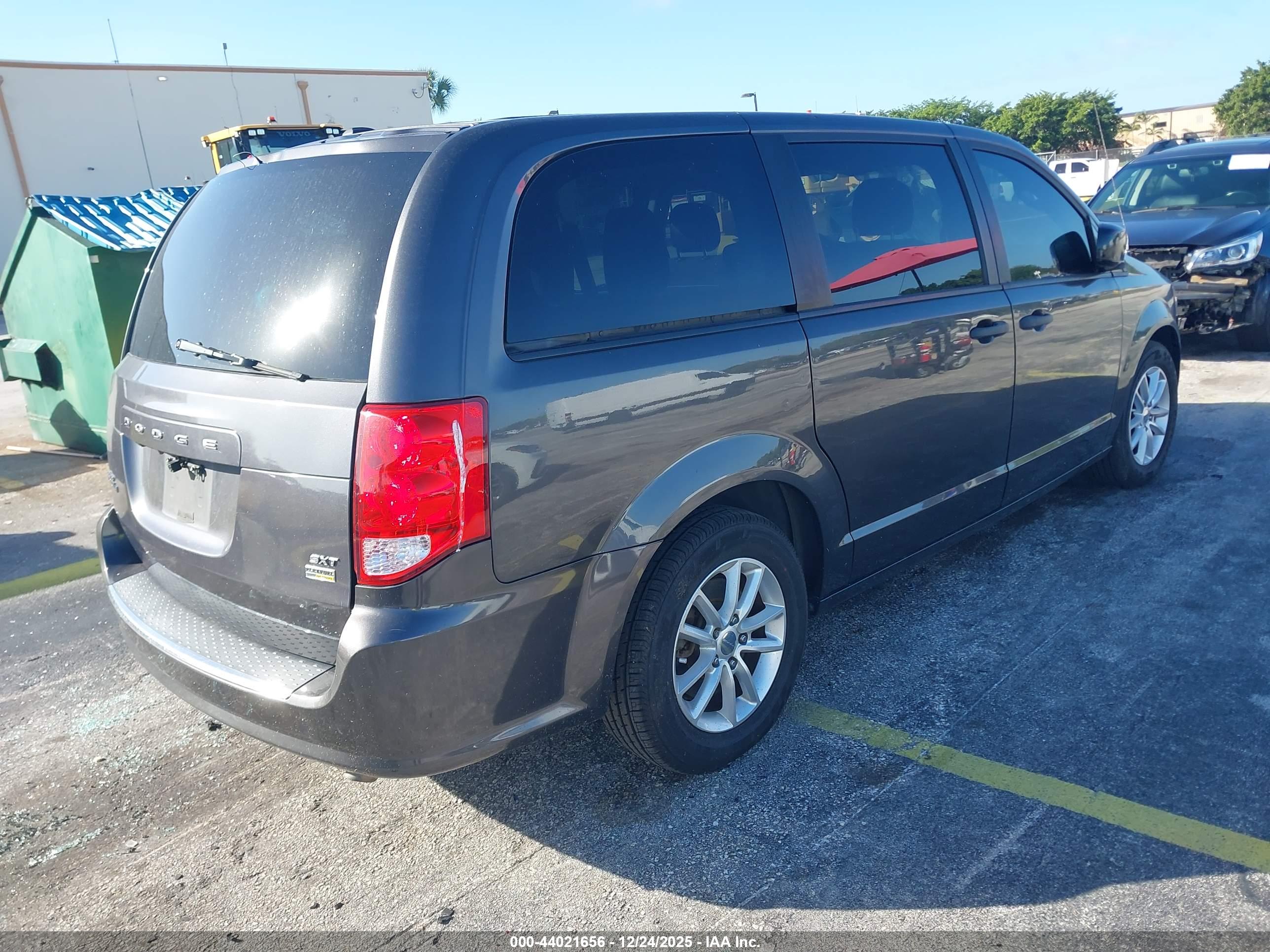 DODGE GRAND image 4