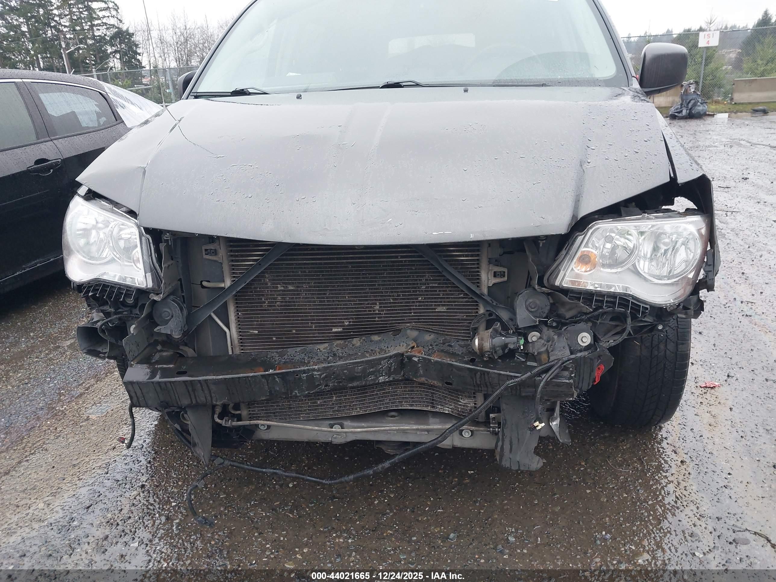 CHRYSLER TOWN image 6