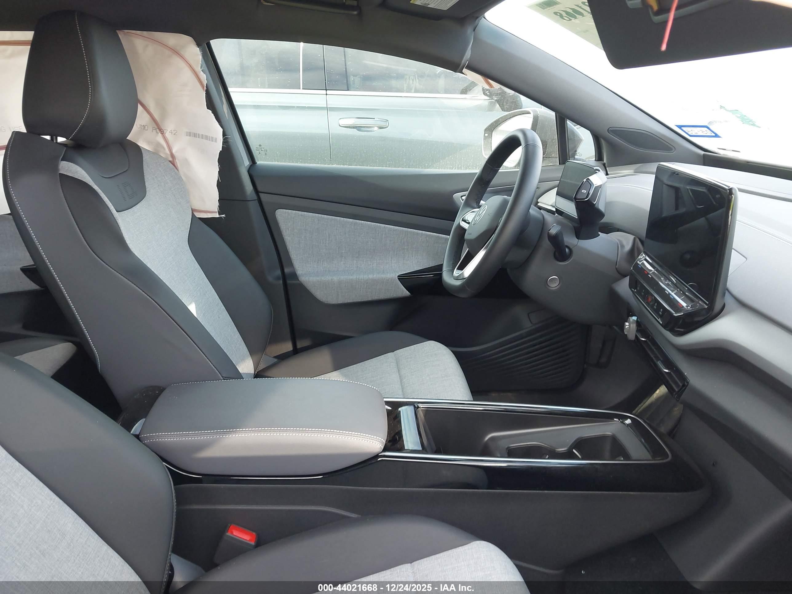 VOLKSWAGEN ID.4 image 5