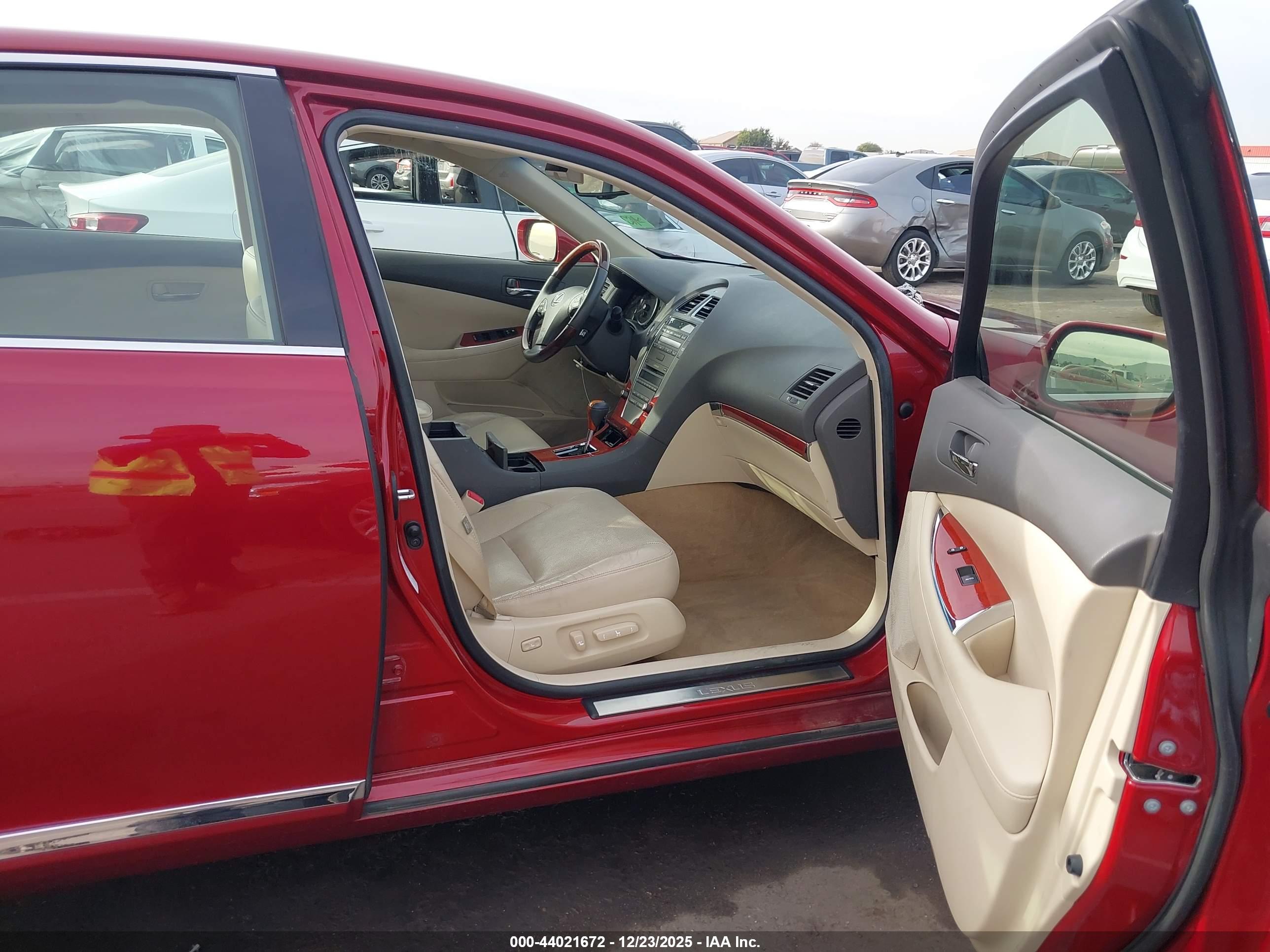 LEXUS ES image 5