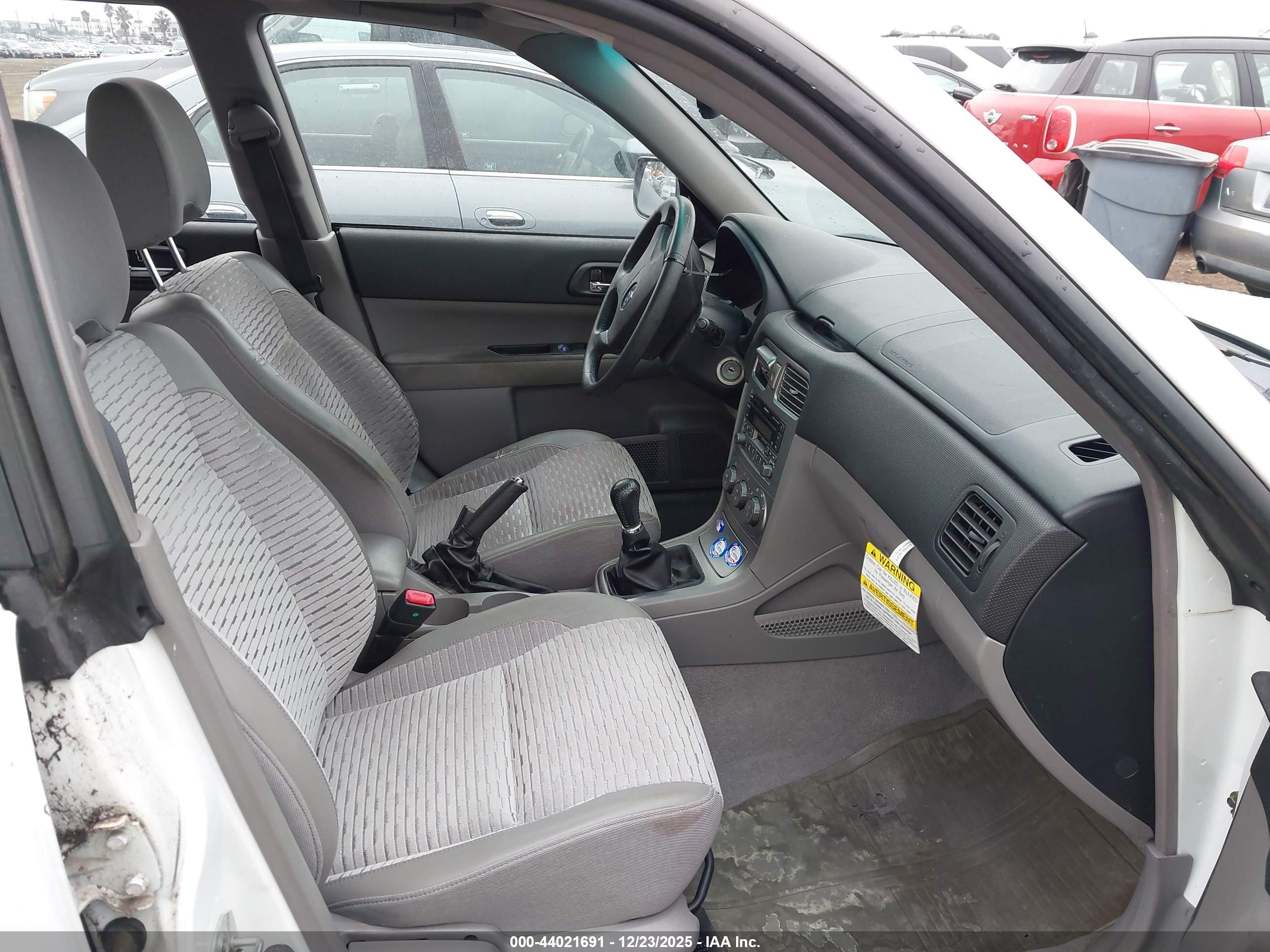 SUBARU FORESTER image 5