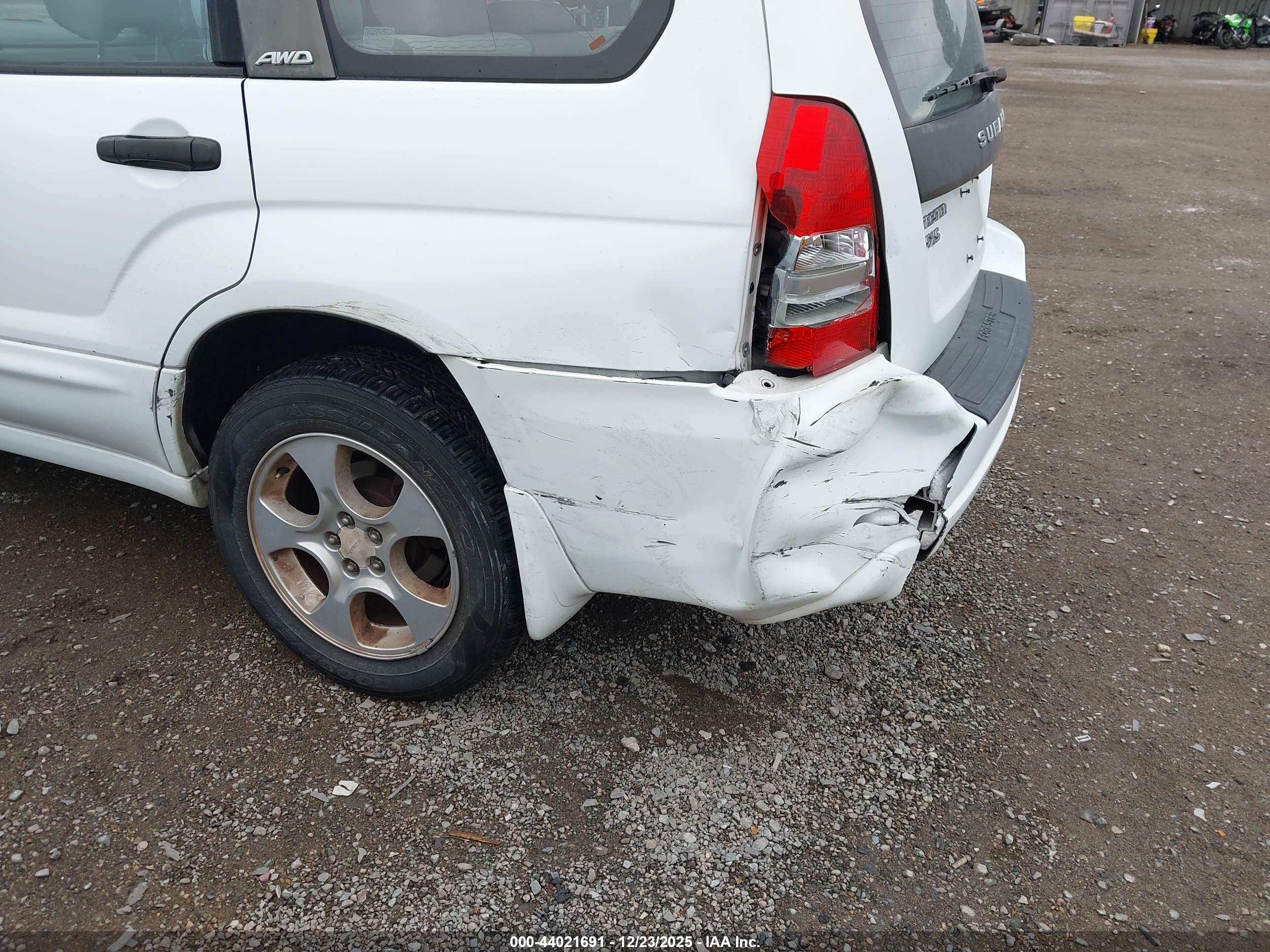 SUBARU FORESTER image 6