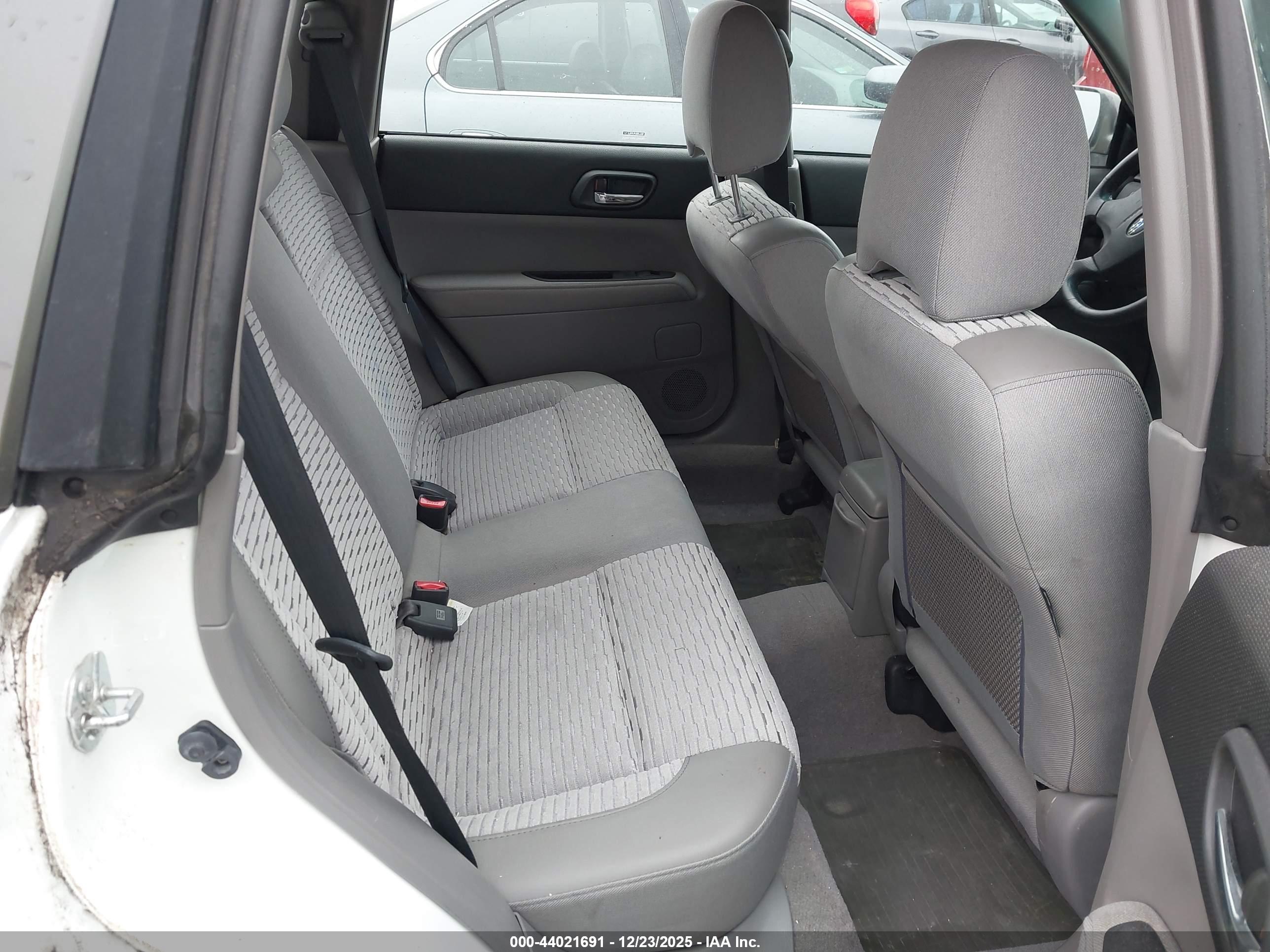 SUBARU FORESTER image 8