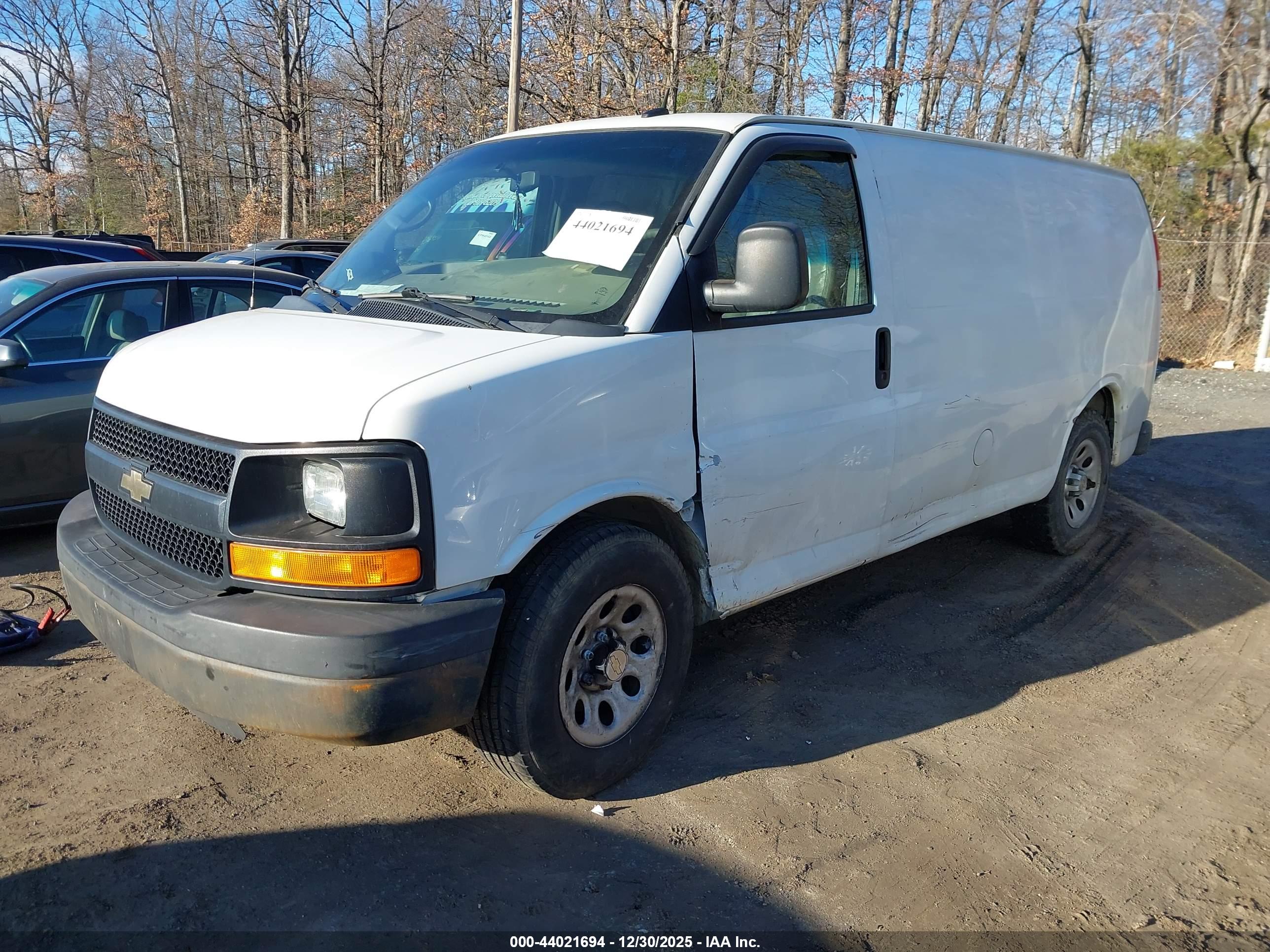 CHEVROLET EXPRESS image 2