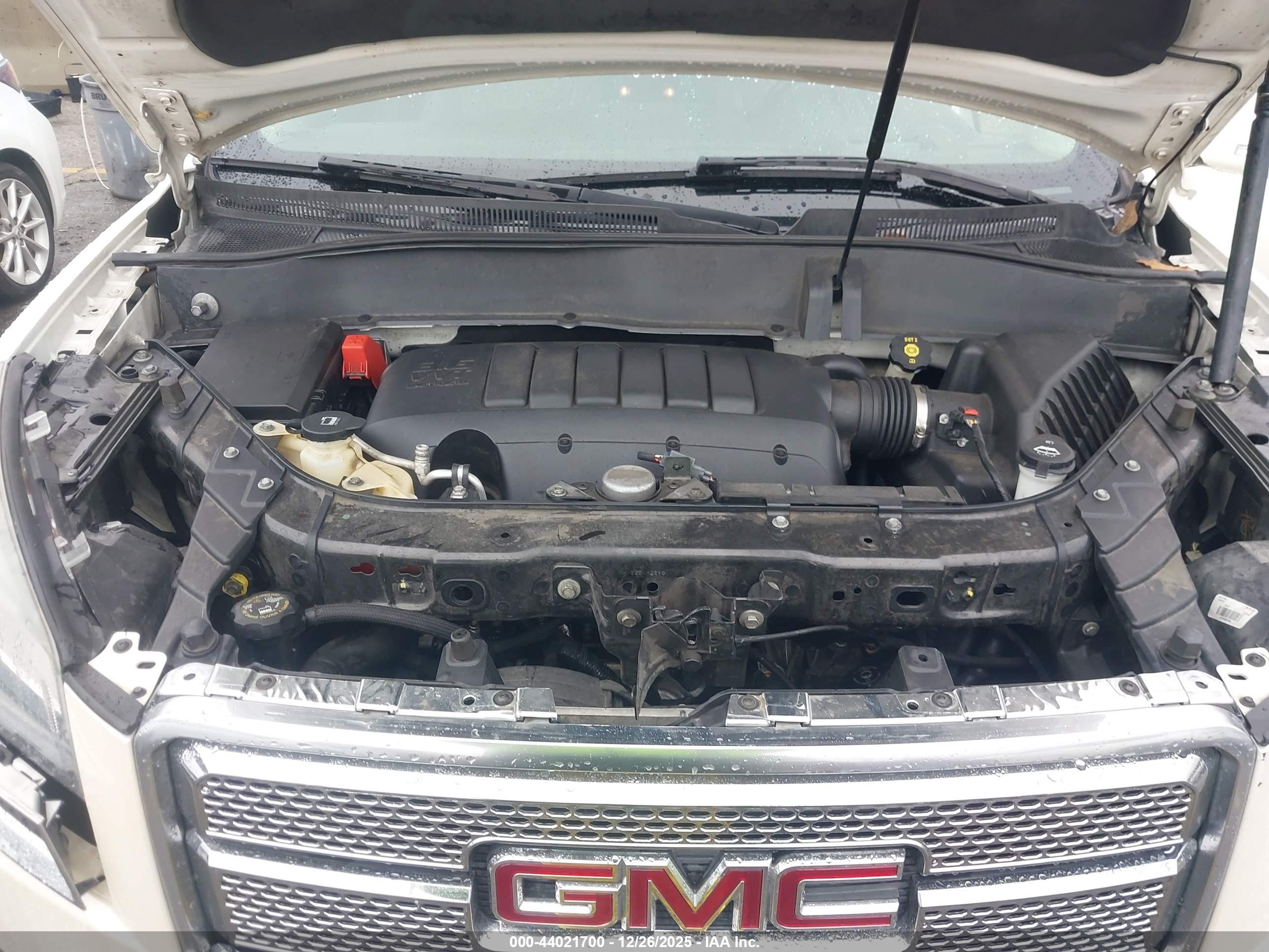 GMC ACADIA image 10