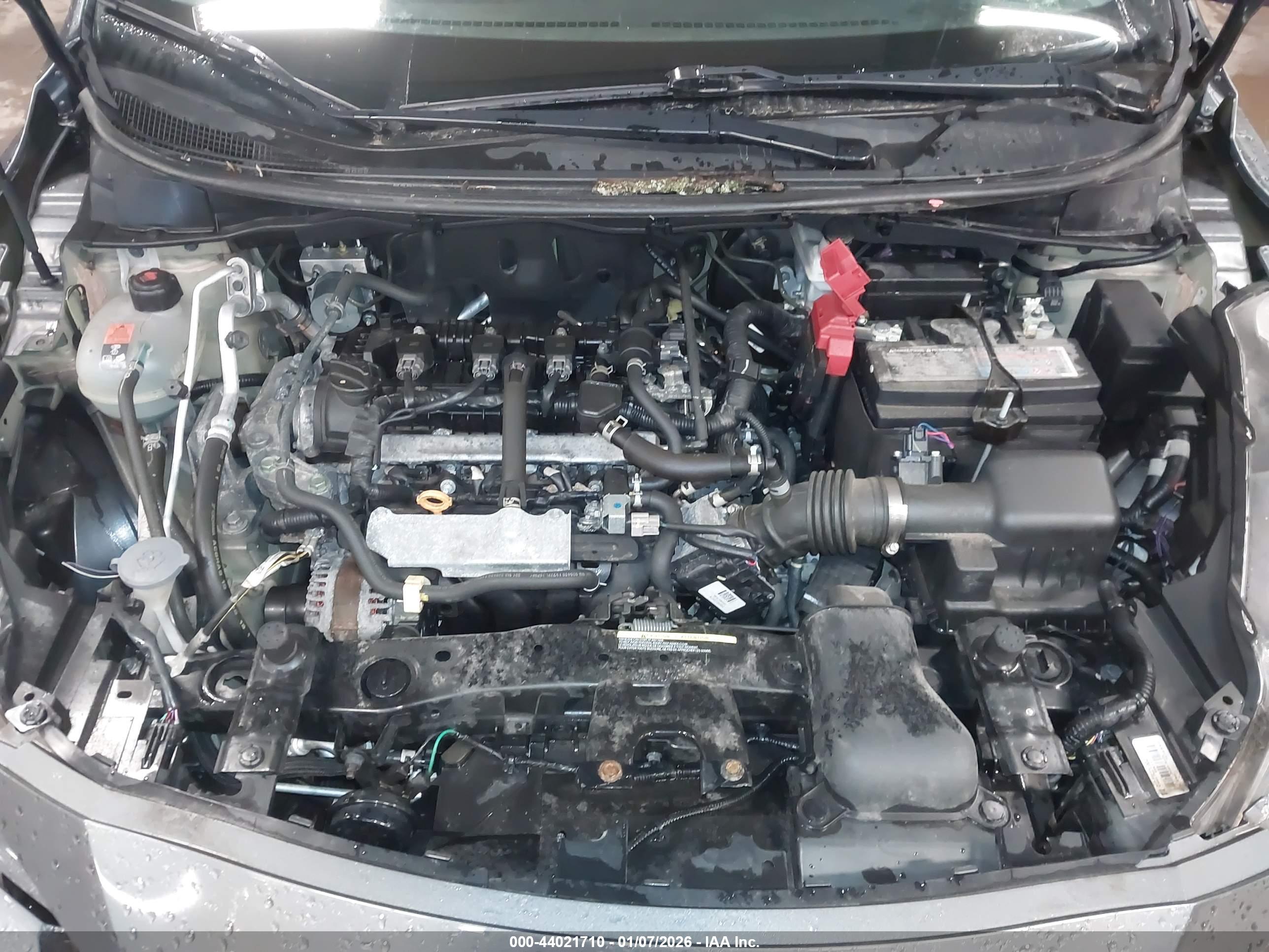 NISSAN VERSA image 10