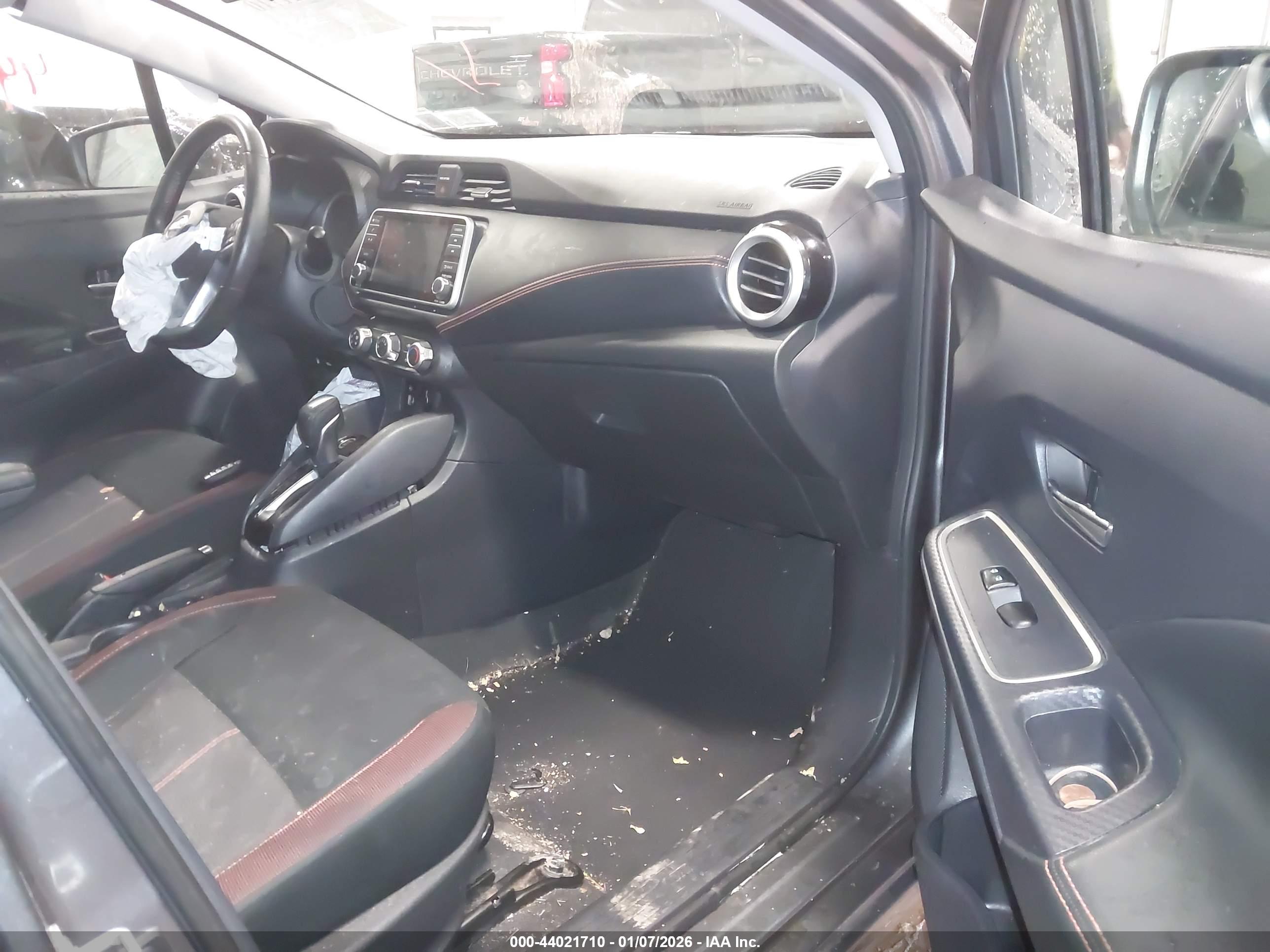 NISSAN VERSA image 5