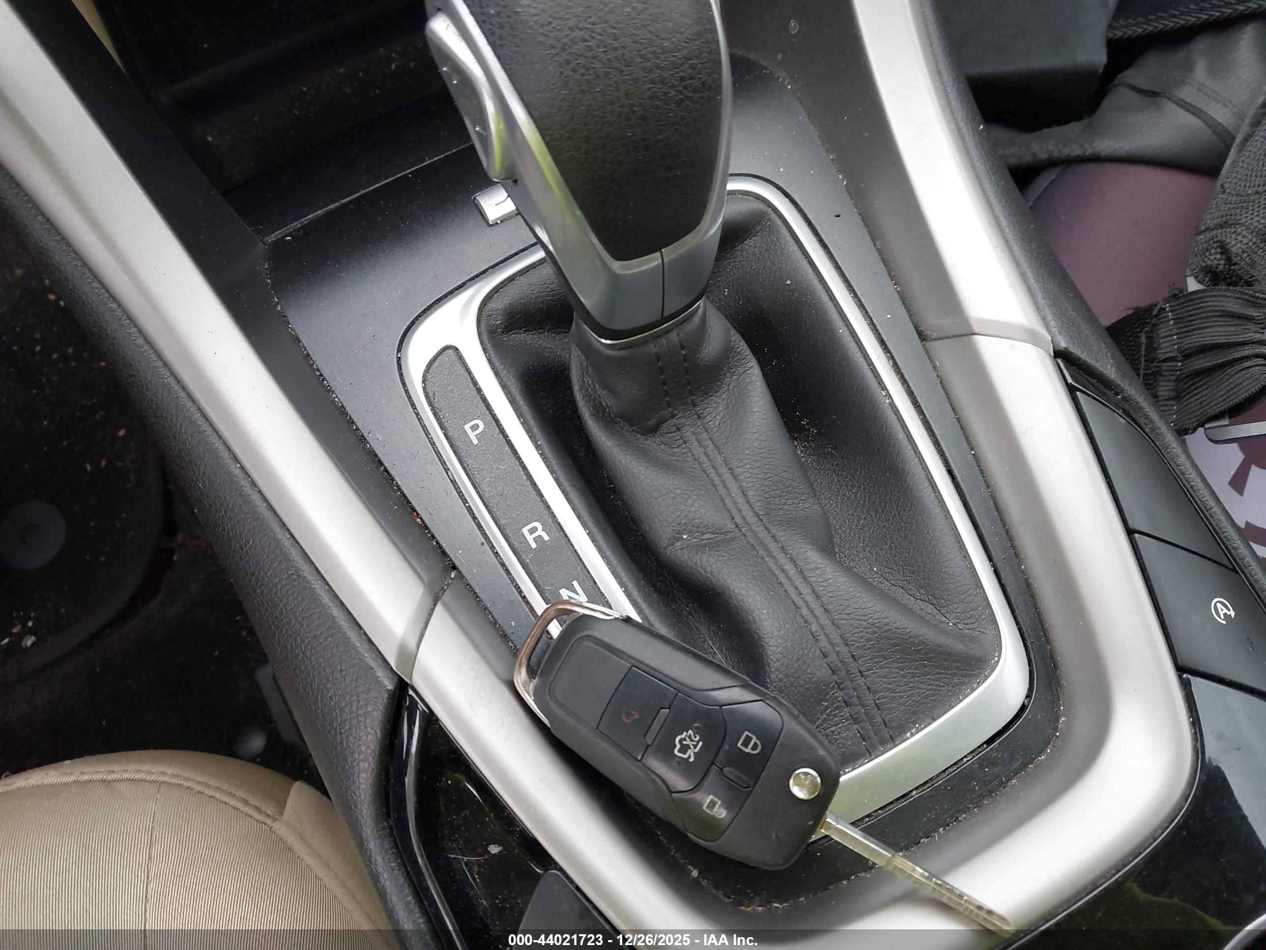 FORD FUSION image 11