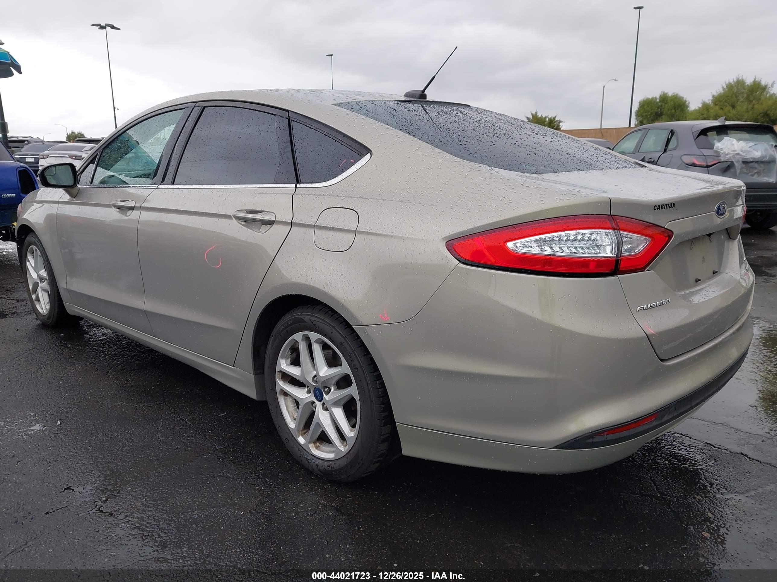 FORD FUSION image 3