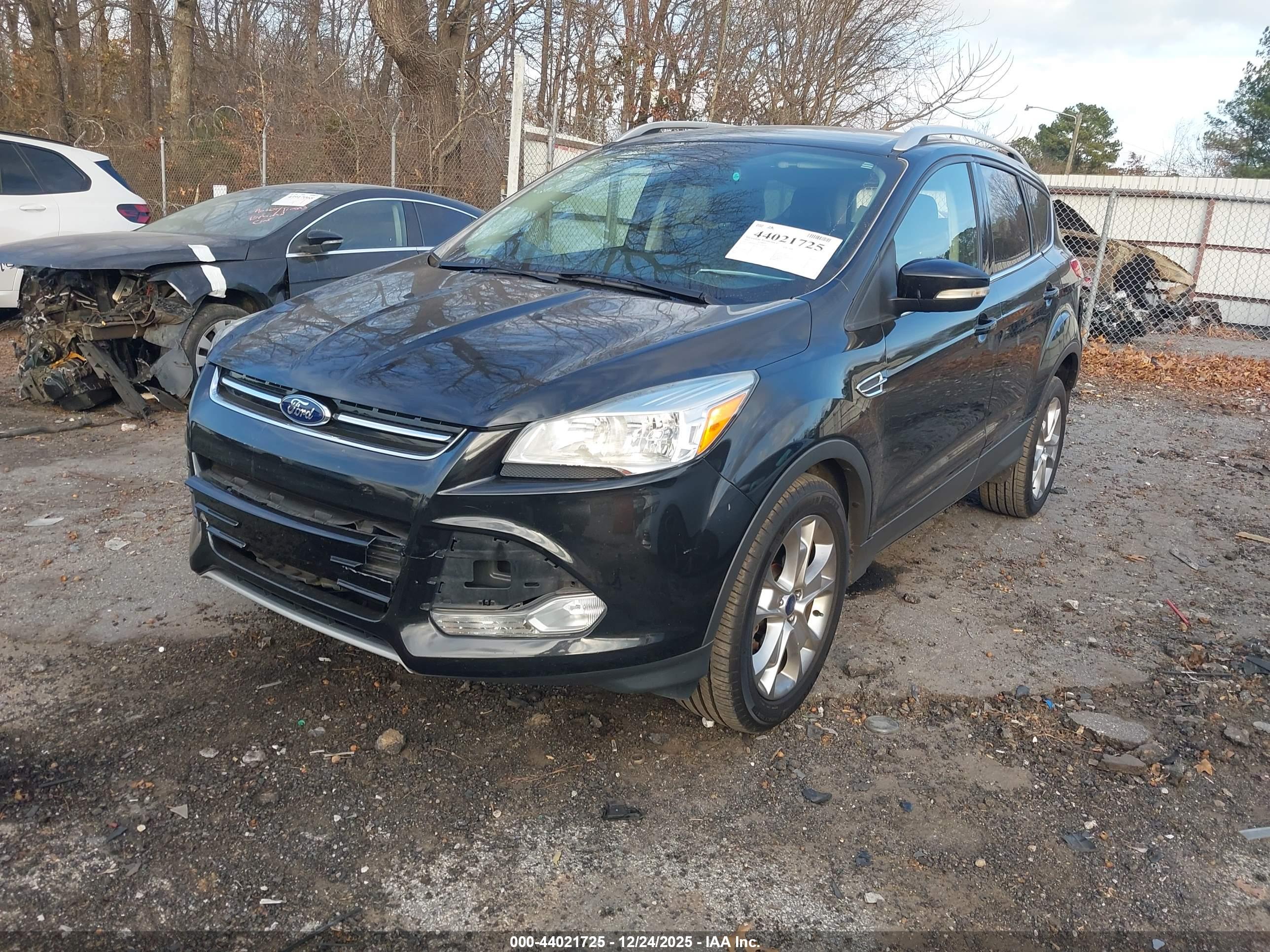 FORD ESCAPE image 2